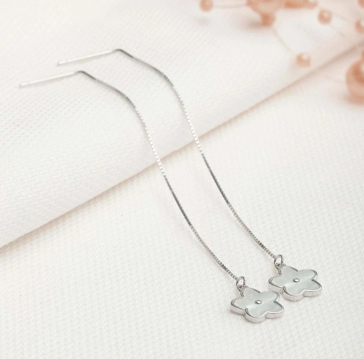 Incantevole orecchino a fiore con filettatura in argento Sterling 925 Elegante orecchino a catena. in vendita 4