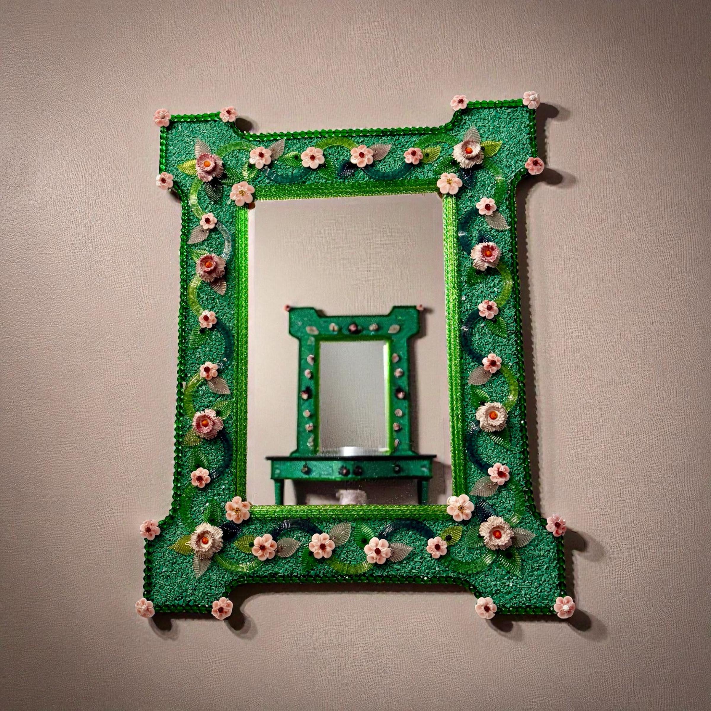 Miroir vénitien en verre de Murano avec fleurs roses en vente 1