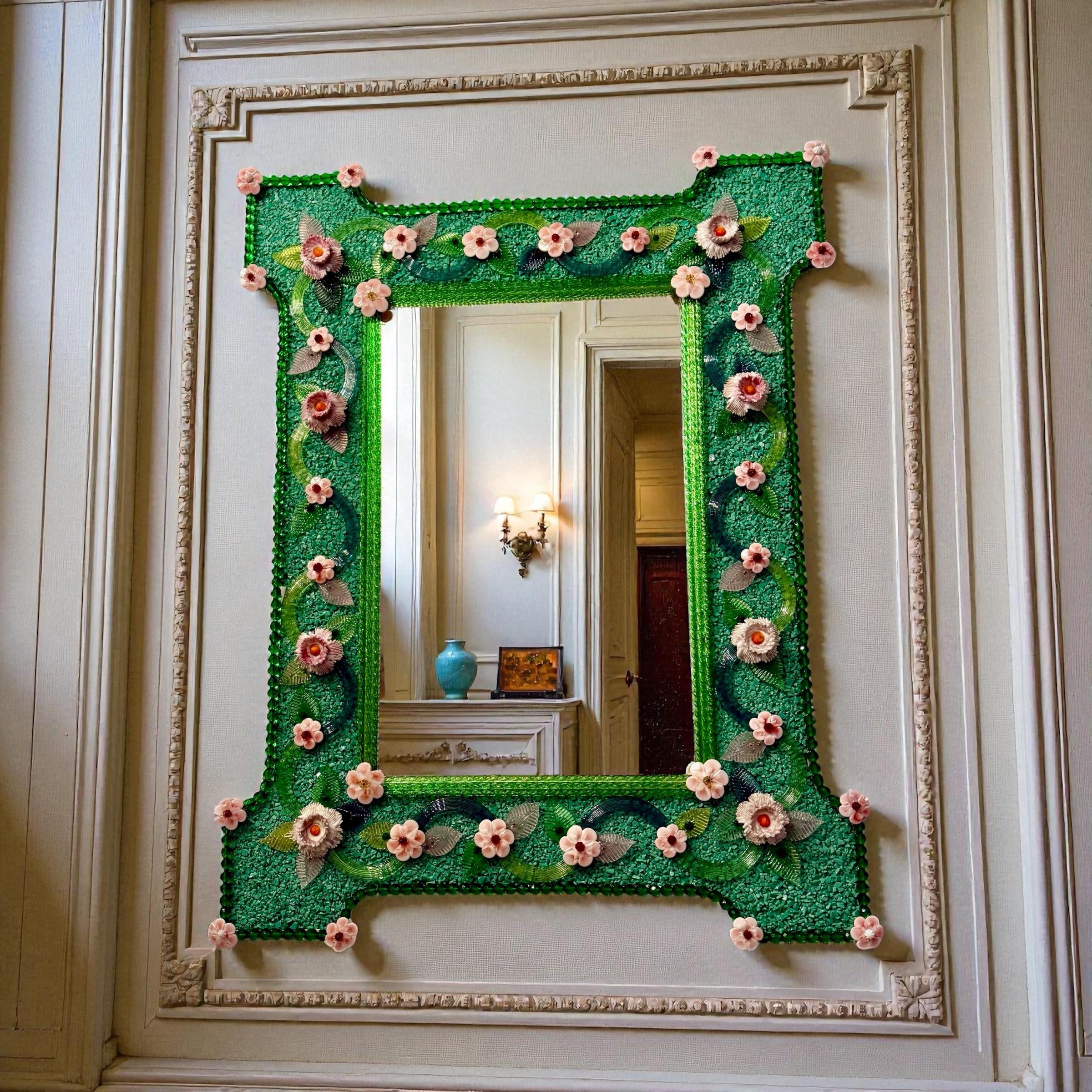 Miroir vénitien en verre de Murano avec fleurs roses en vente 2