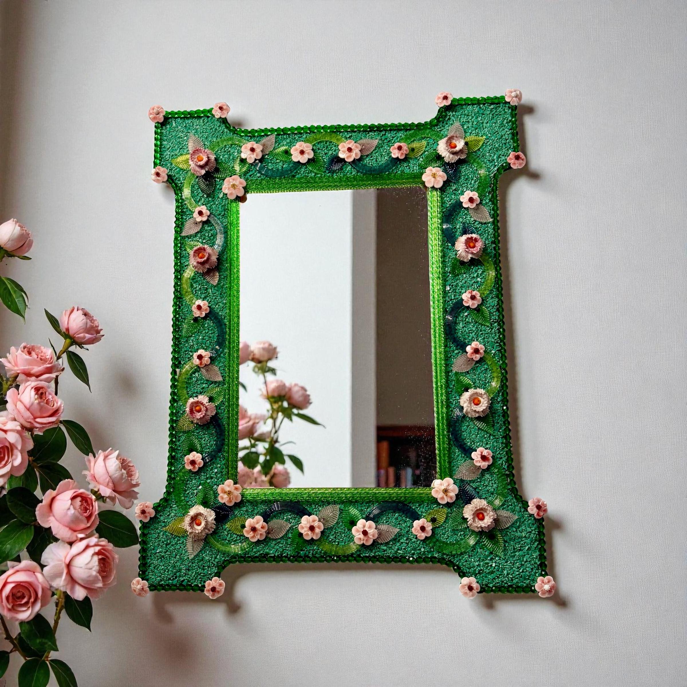 Miroir vénitien en verre de Murano avec fleurs roses en vente 3