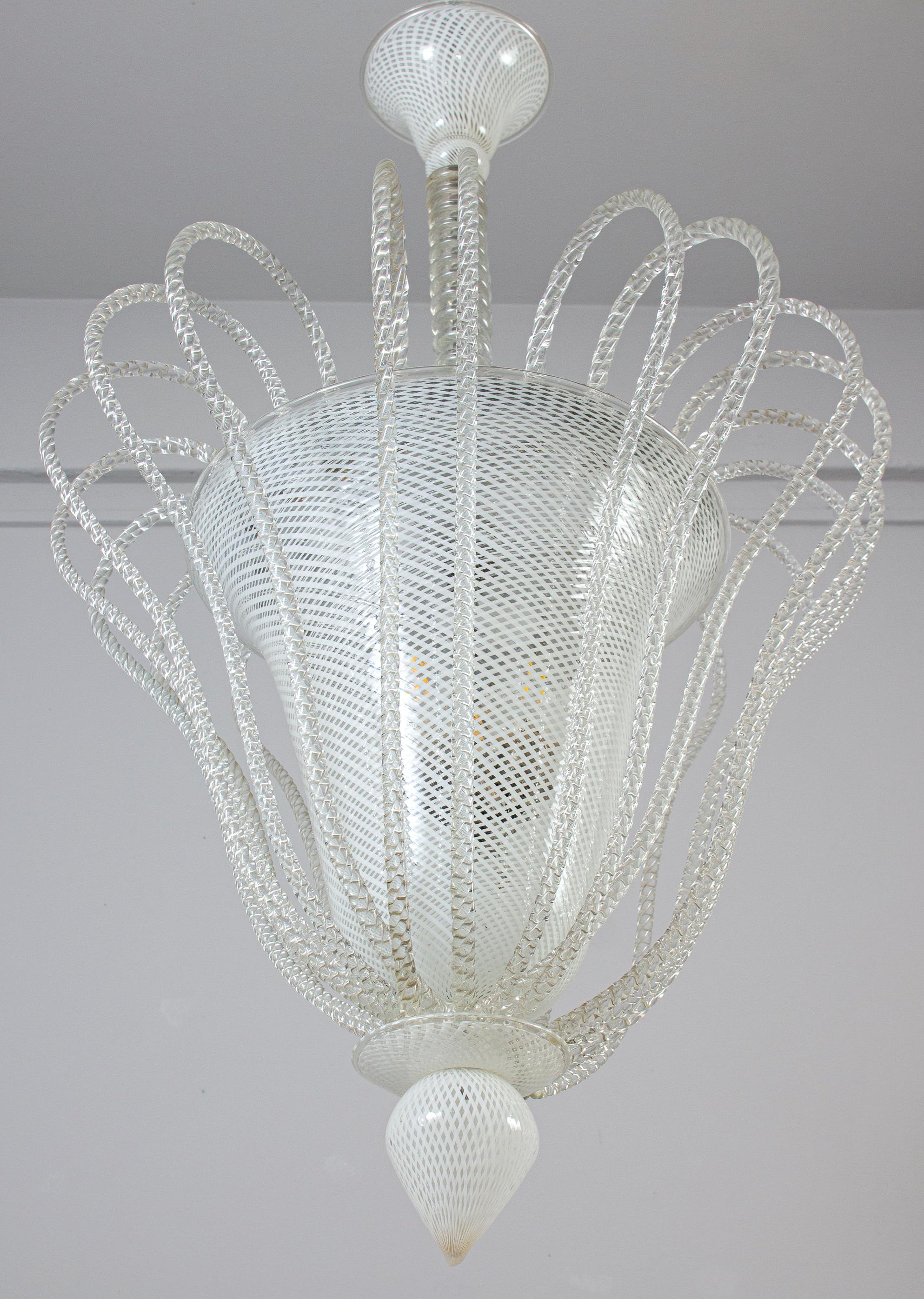 Bezaubernde Venini Atr. Reticello Murano Glas Laterne oder Anhänger 1940er Jahre im Angebot 4