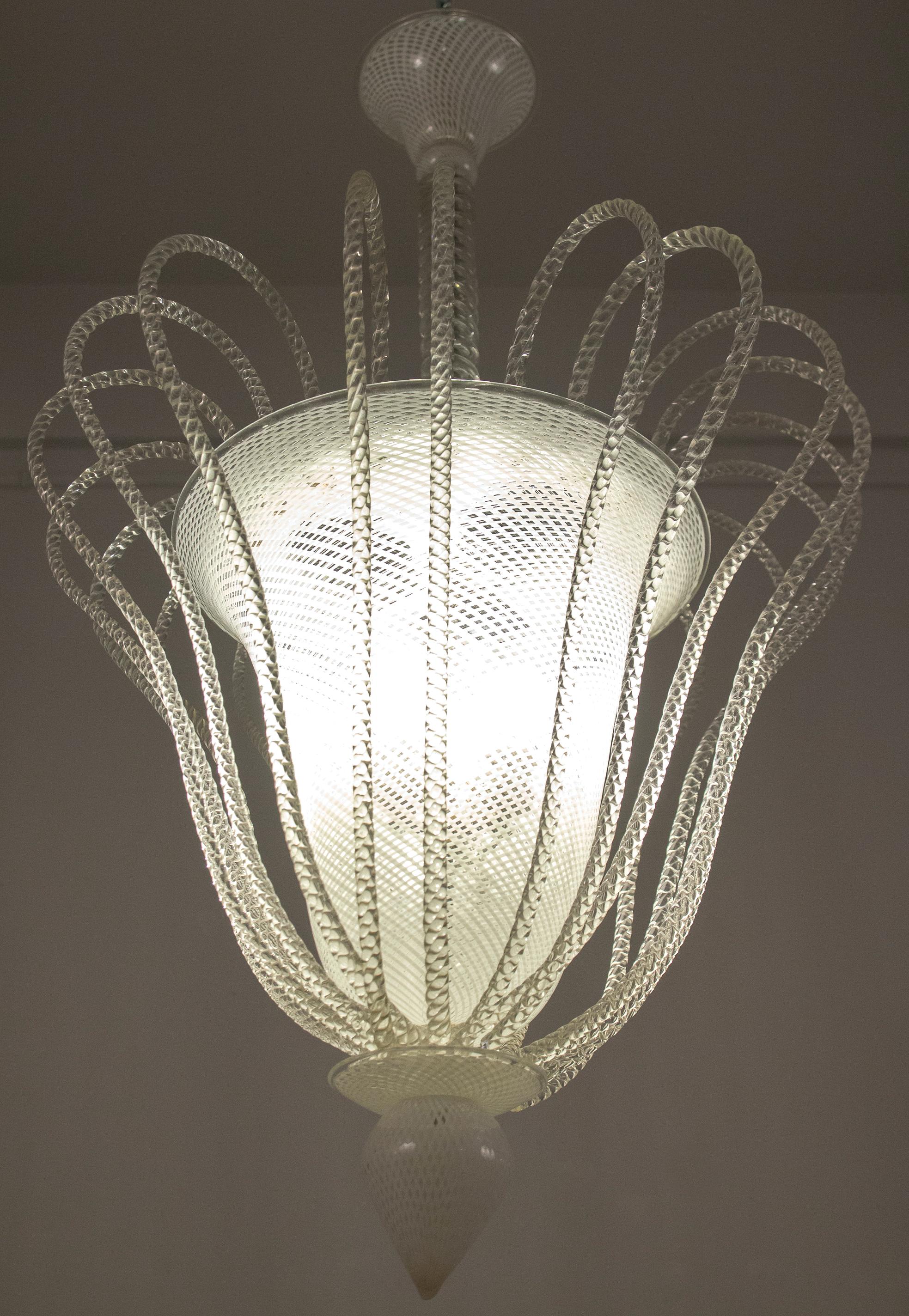 Bezaubernde Venini Atr. Reticello Murano Glas Laterne oder Anhänger 1940er Jahre im Angebot 6