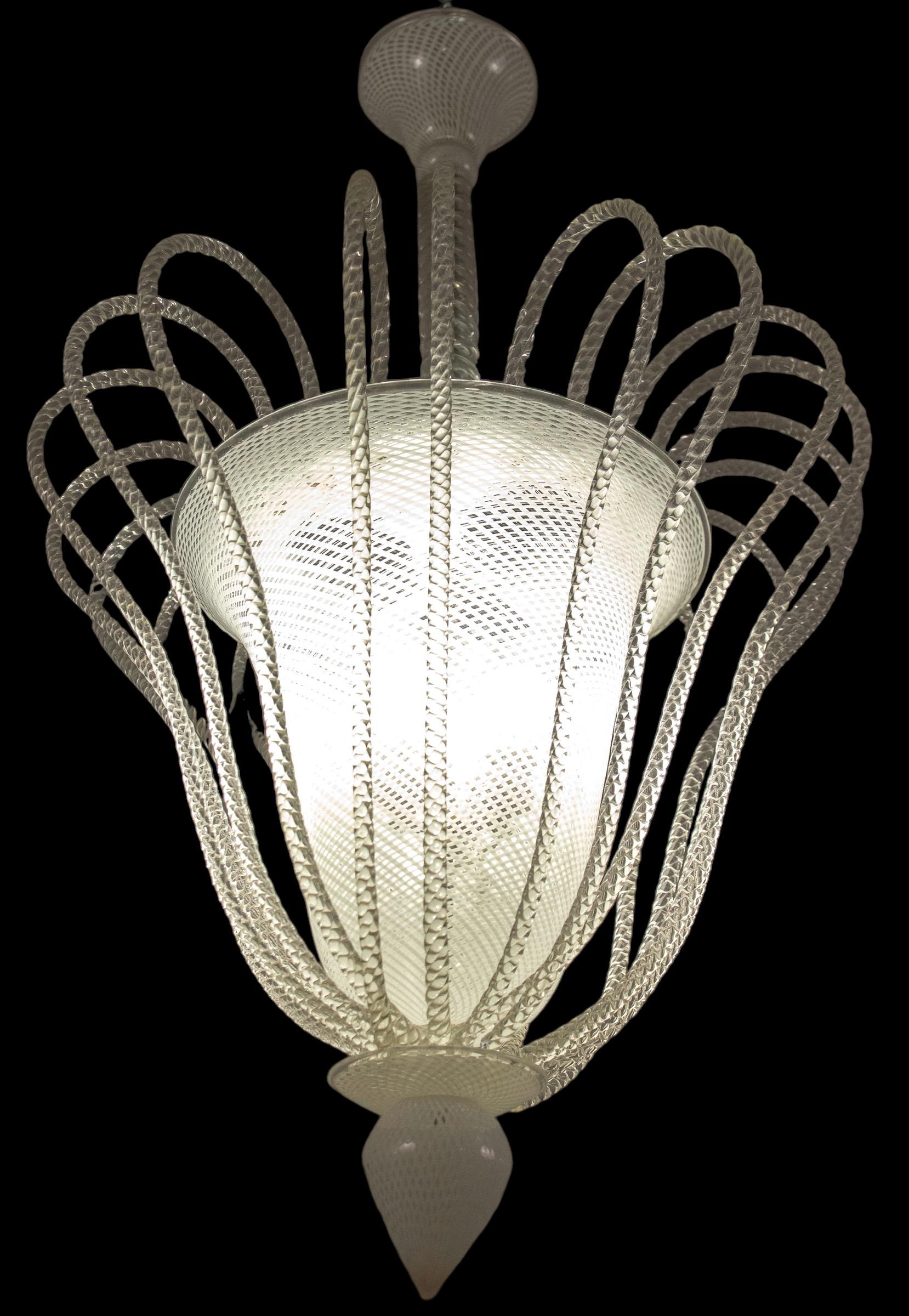 Bezaubernde Venini Atr. Reticello Murano Glas Laterne oder Anhänger 1940er Jahre (Geblasenes Glas) im Angebot