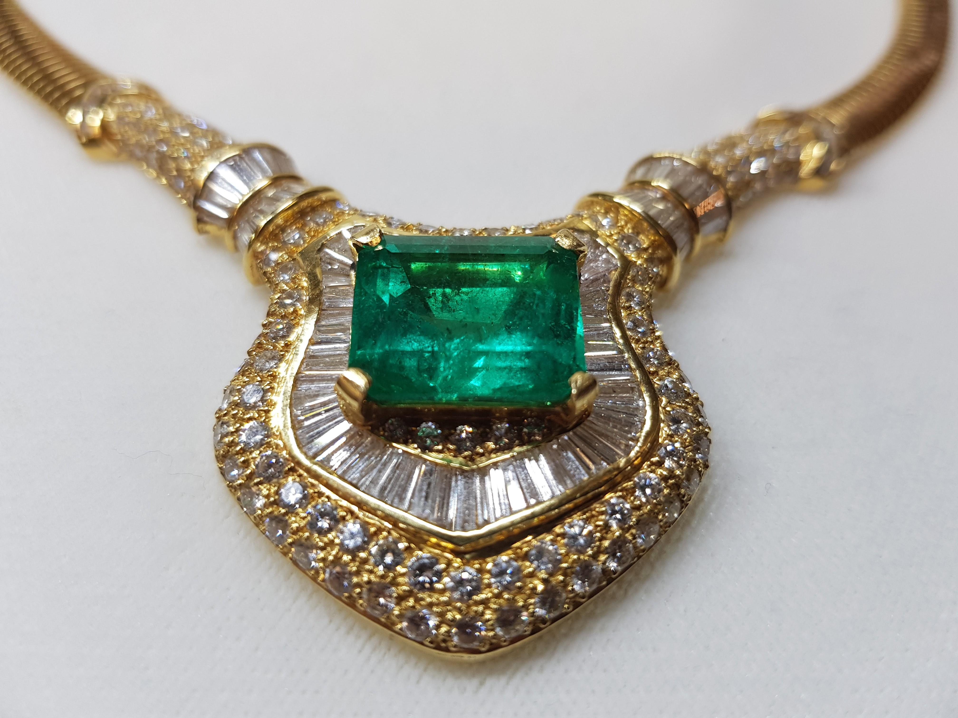 Contemporary Enchantress Emerald and Diamond Necklace For Sale
