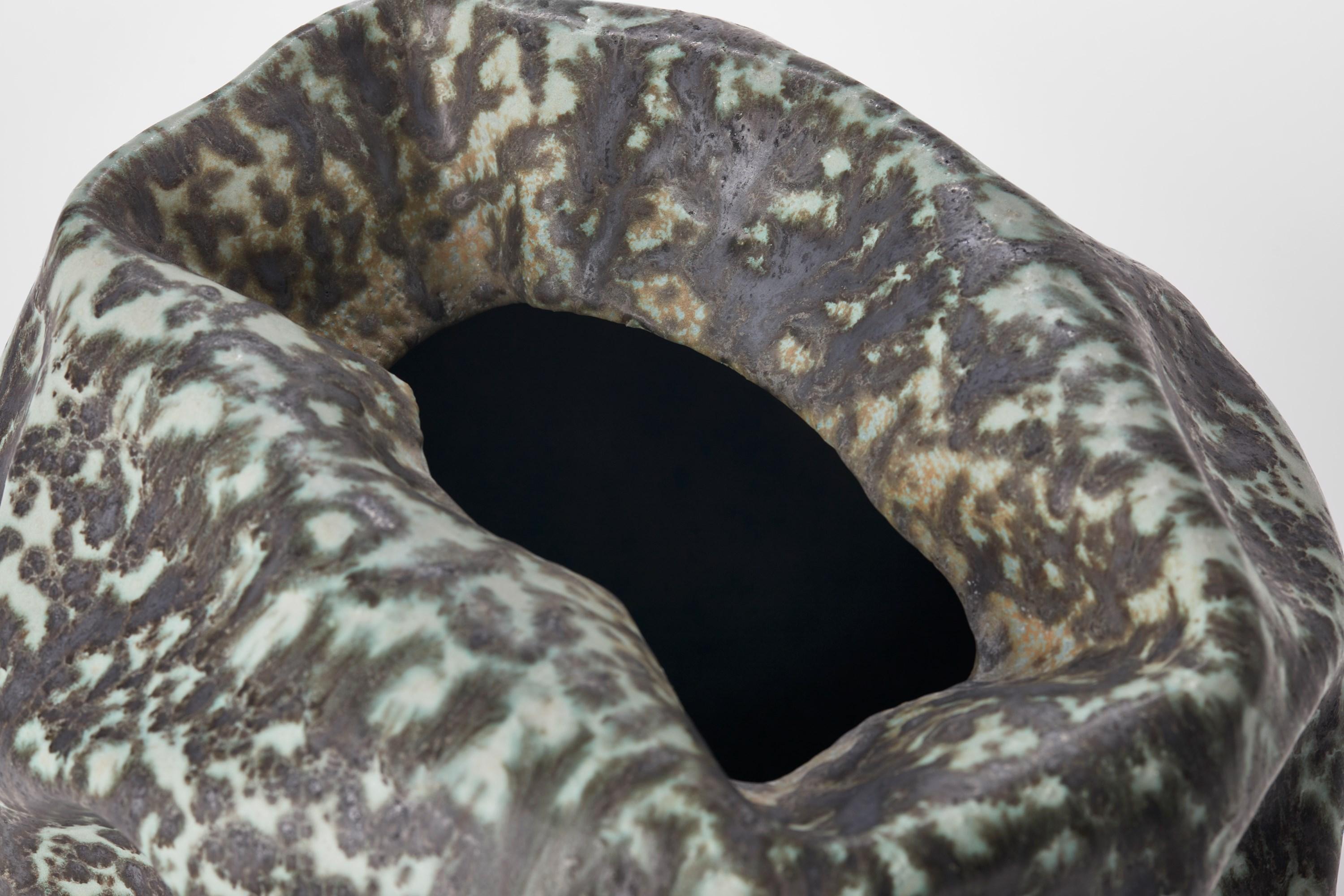 Forma A en menta moteada y carbón nº 109 de Nicholas Arroyave-Portela en Nuevo estado para la venta en London, GB