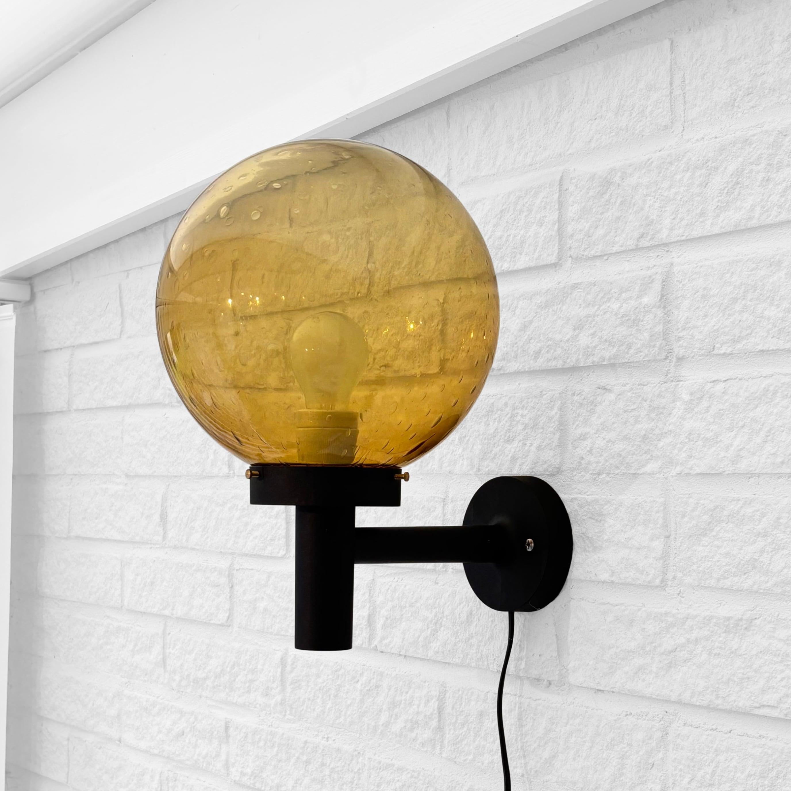 Enco, lampe de façade extérieure scandinave, fibre de verre et verre, Suède, années 1970. en vente 1