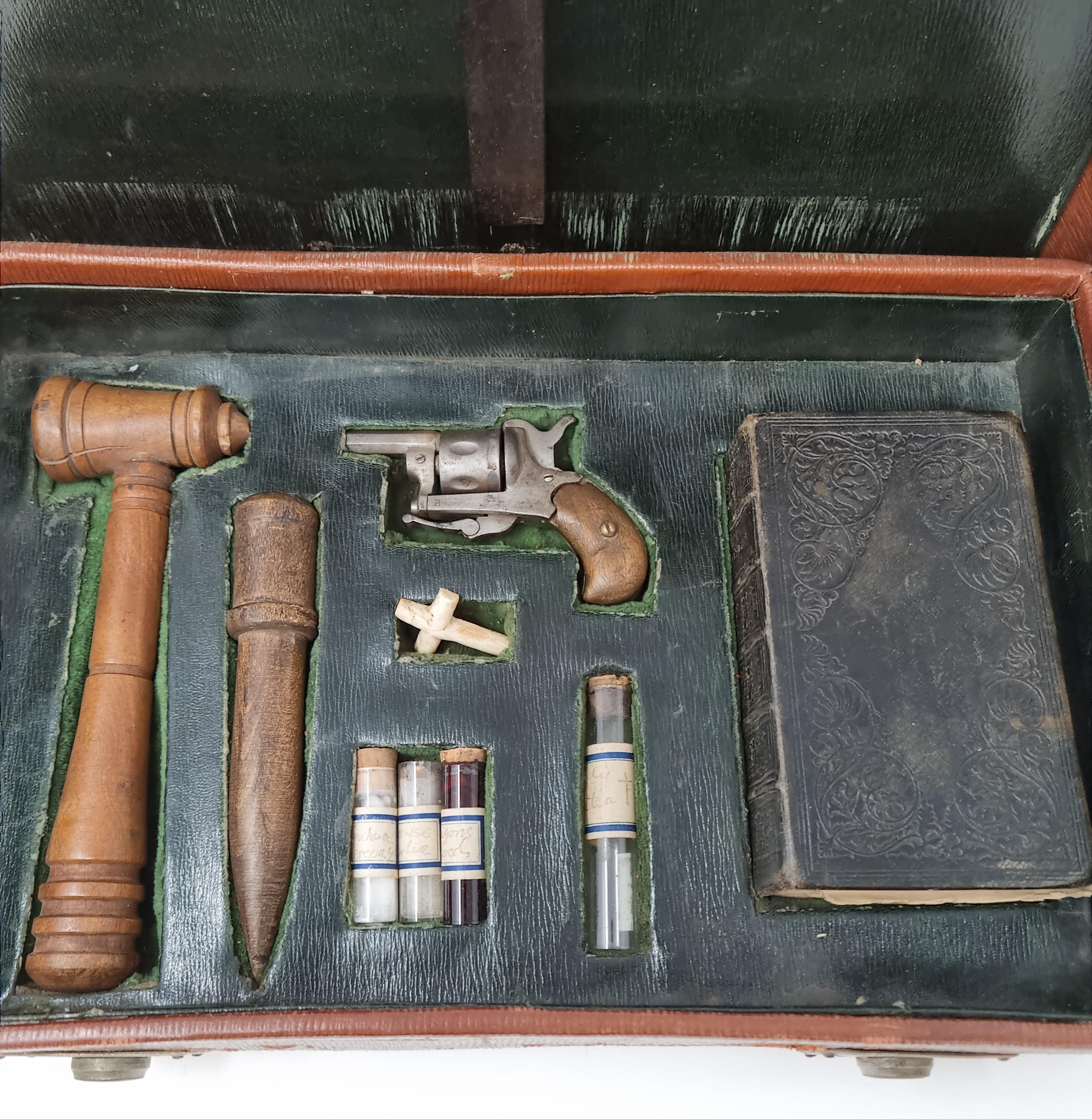 End 18th Century Suitcase In Good Condition In Reggio Emilia, IT