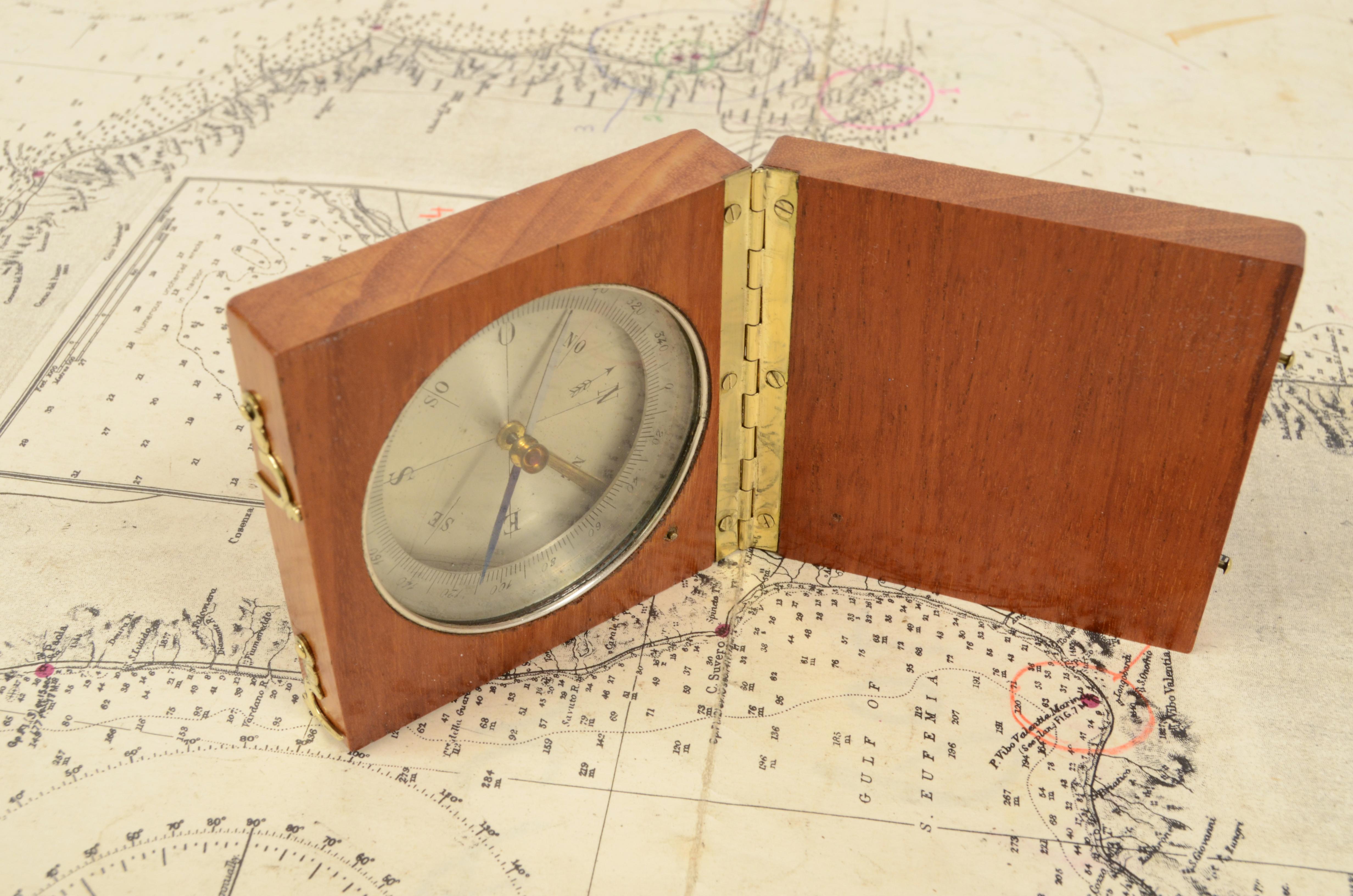 Italian End 19th Century Antique Magnetic Topographic Compass Made in Brass and Oak For Sale