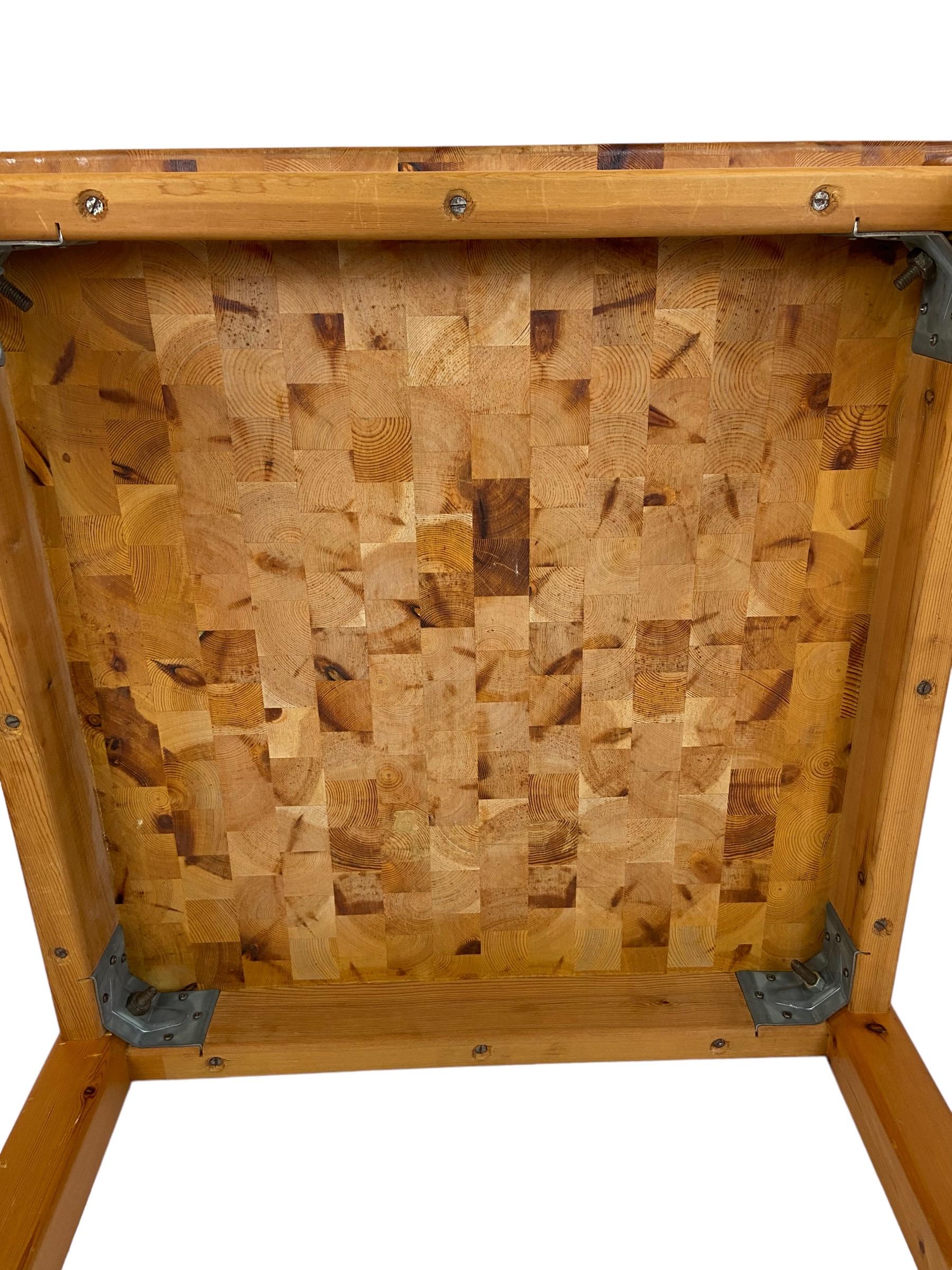 End Grain Pinewood Side Table For Sale 4