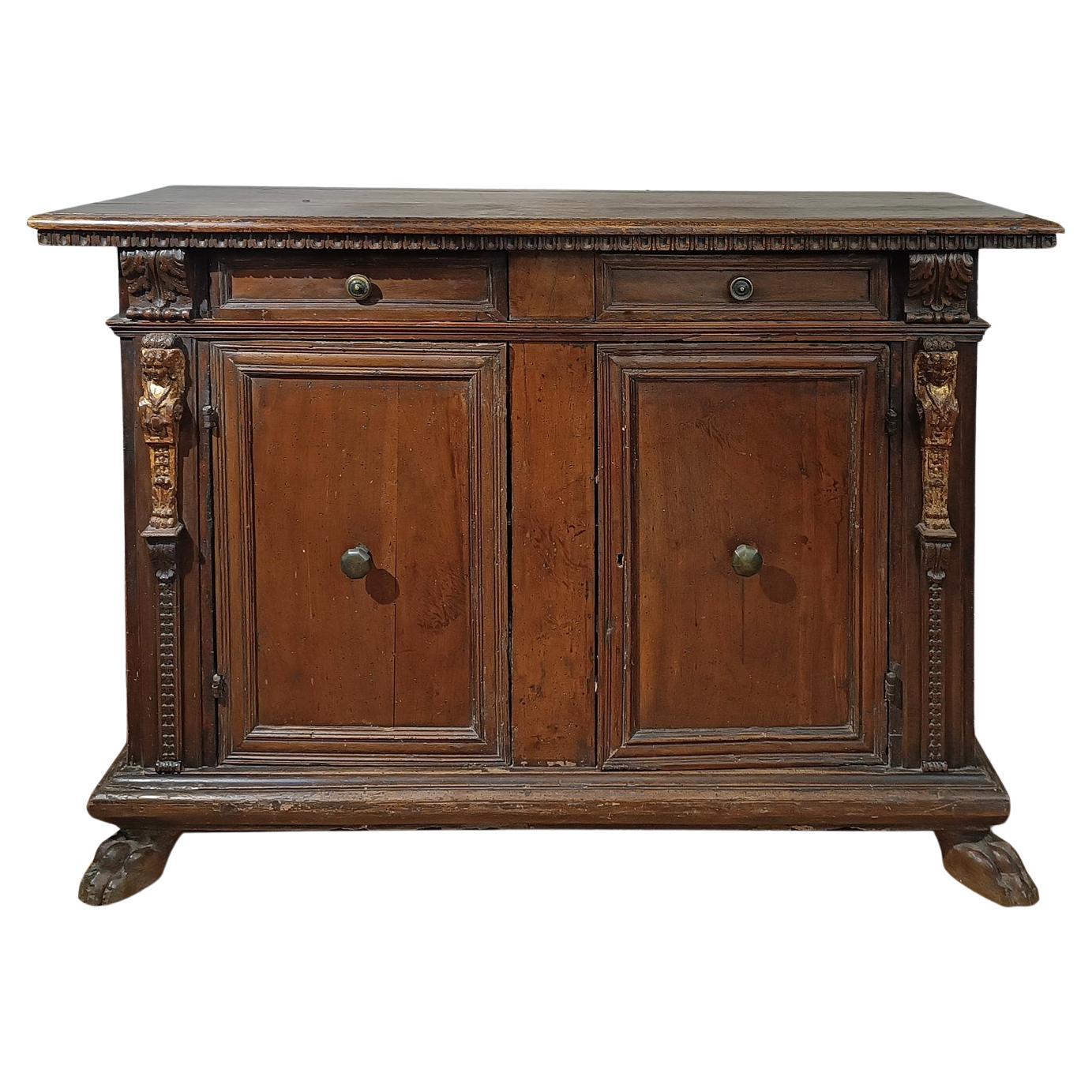 END OF 16th-EARLY 17th CENTURY SIDEBOARD WITH CARYATIDS  For Sale