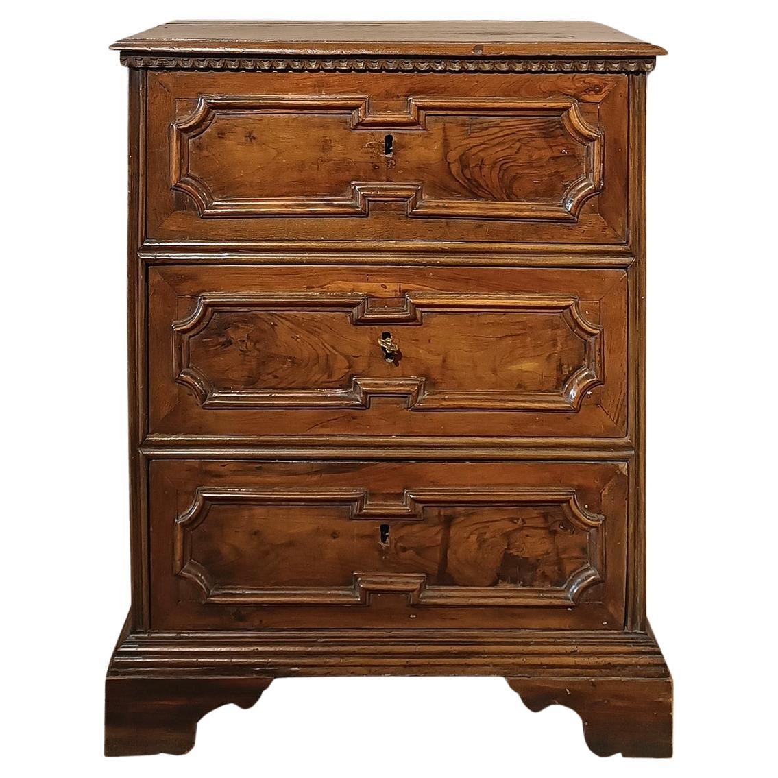 END OF 17th CENTURY LOUIS XIV WALNUT CHEST
