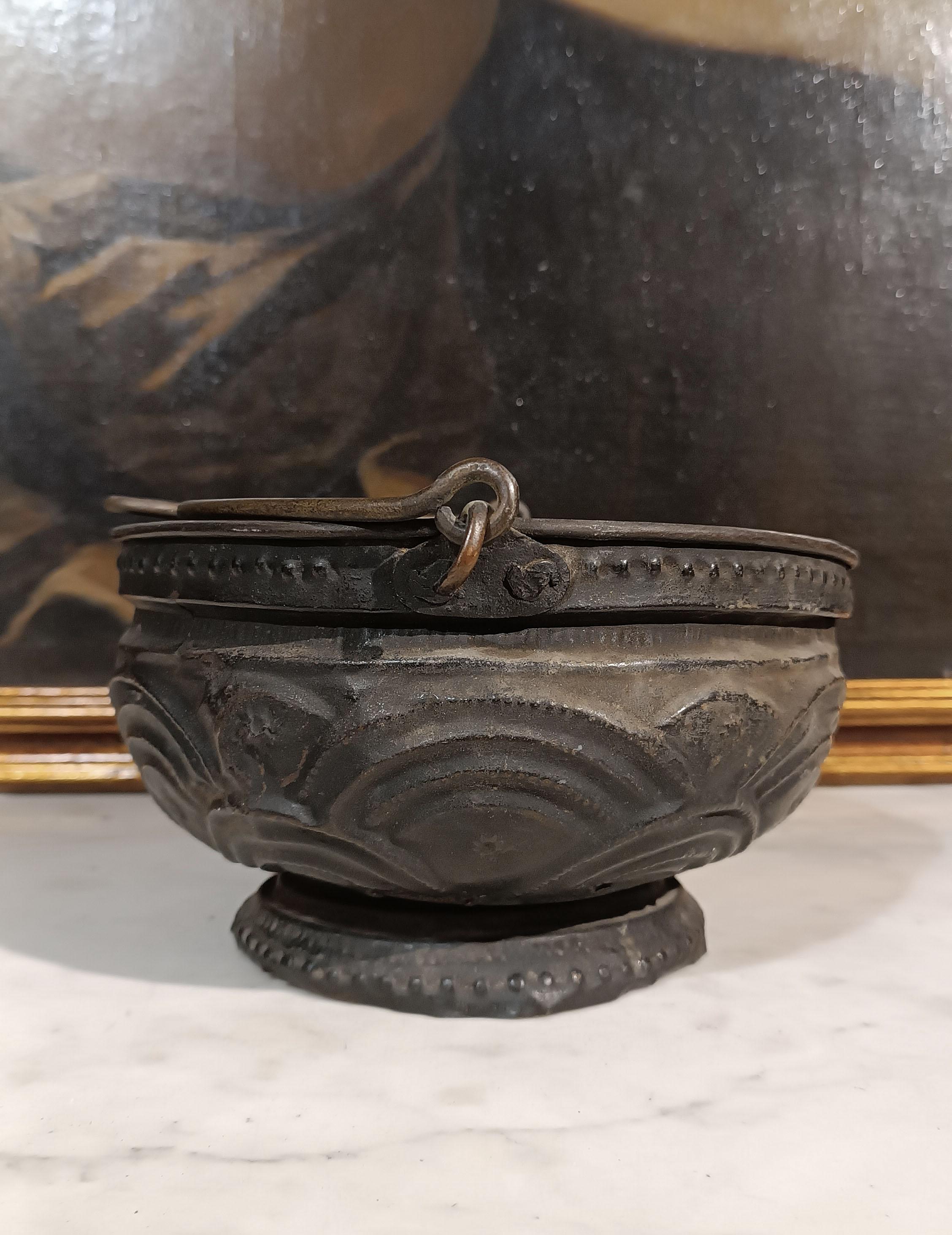 Renaissance END OF THE 15th CENTURY SMALL HAND WARM BRAZIER For Sale