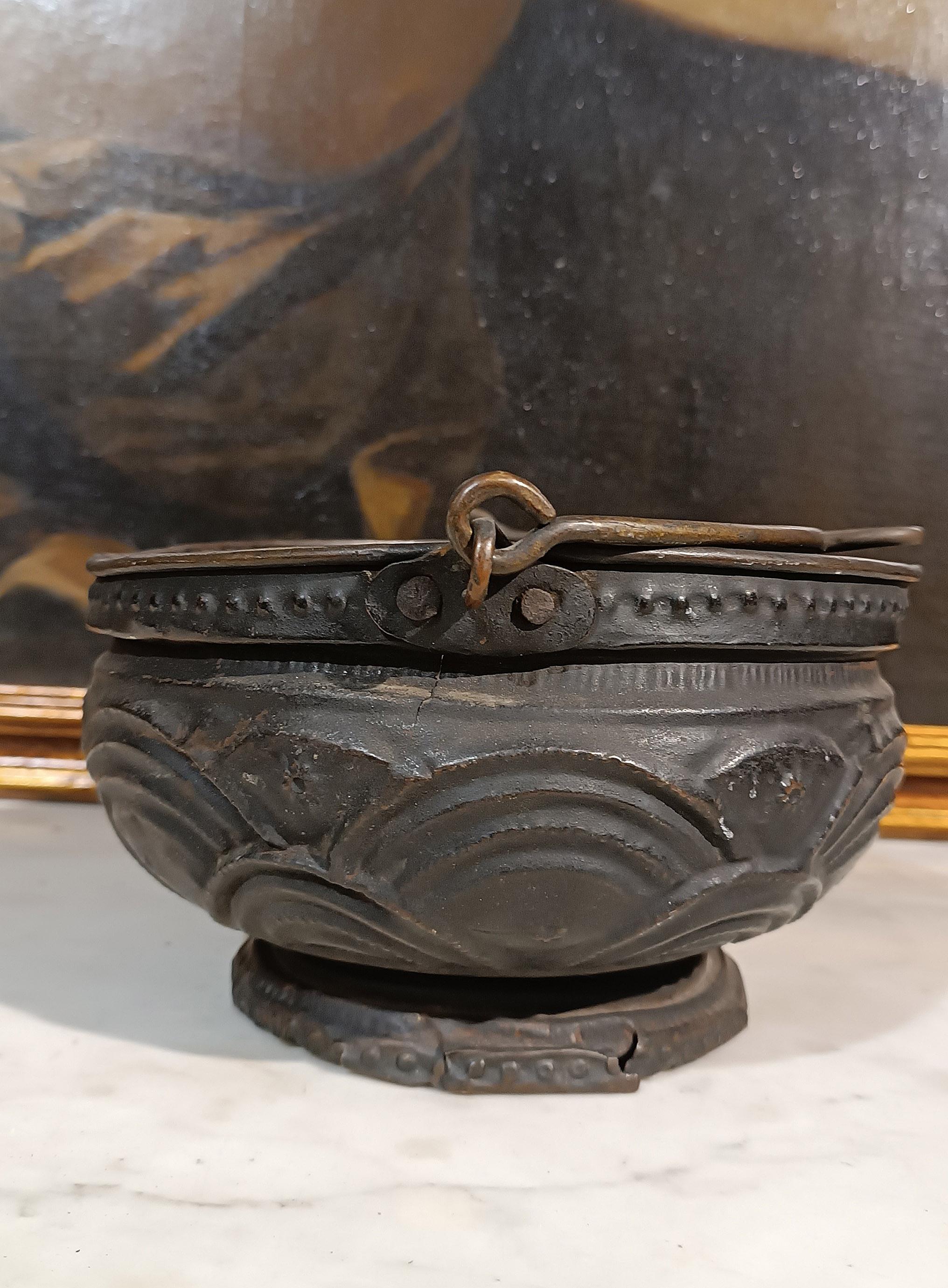 Italian END OF THE 15th CENTURY SMALL HAND WARM BRAZIER For Sale