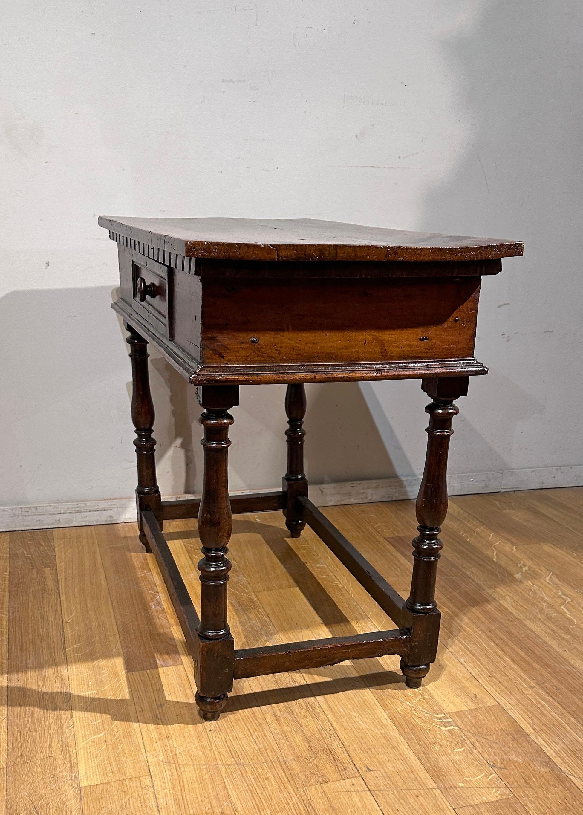 16th century table