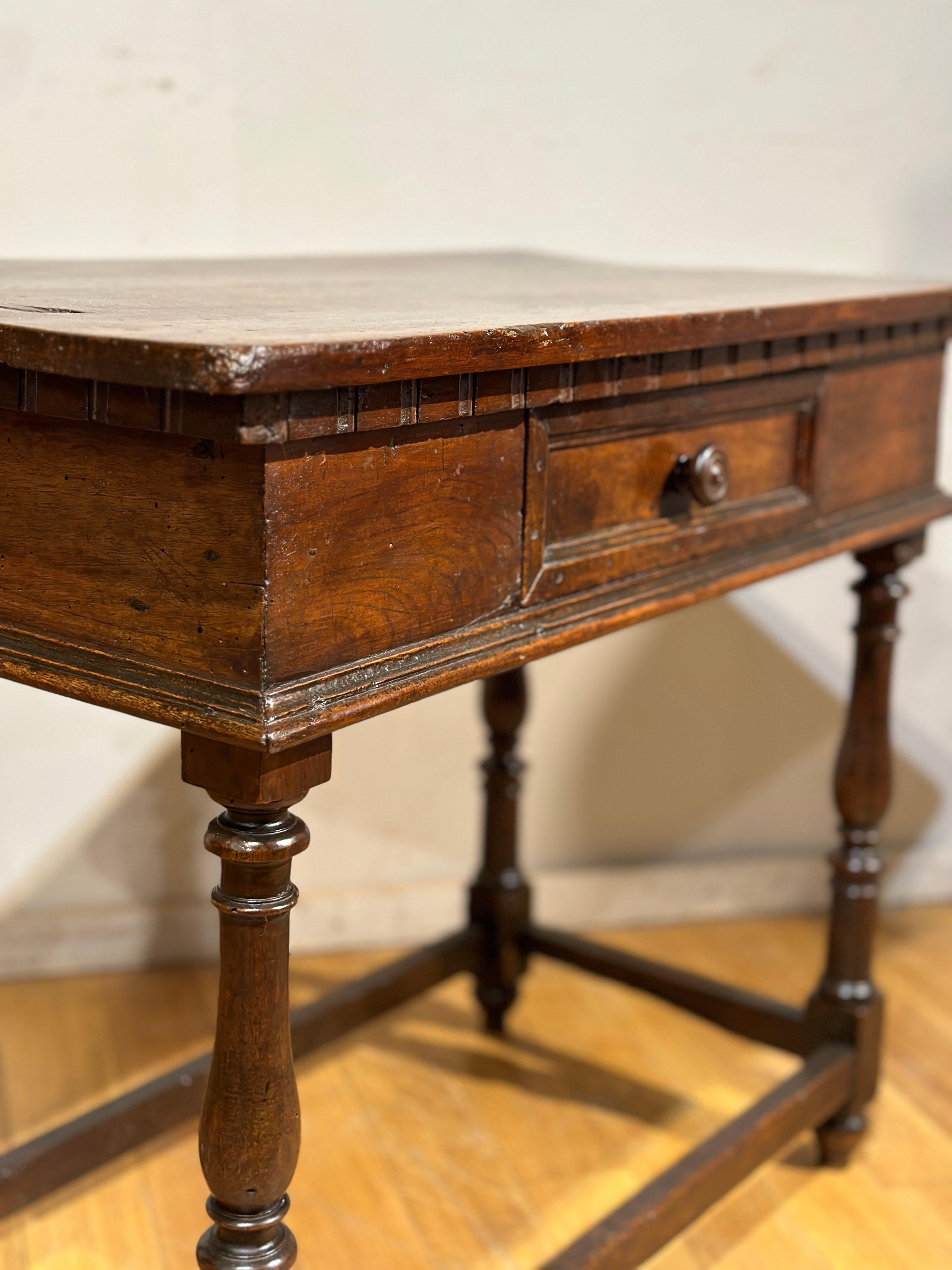 17th Century END OF THE 16th CENTURY LOUIS XIV TABLE WITH DRAWER For Sale