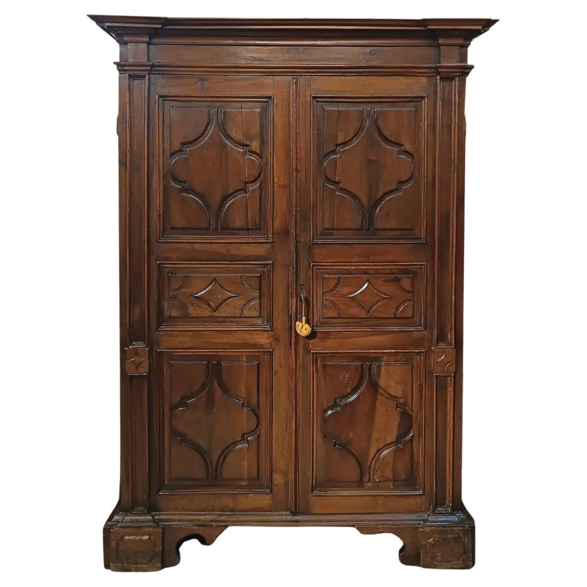 END OF THE 17th CENTURY LOUIS XIV WARDROBE IN SOLID WALNUT