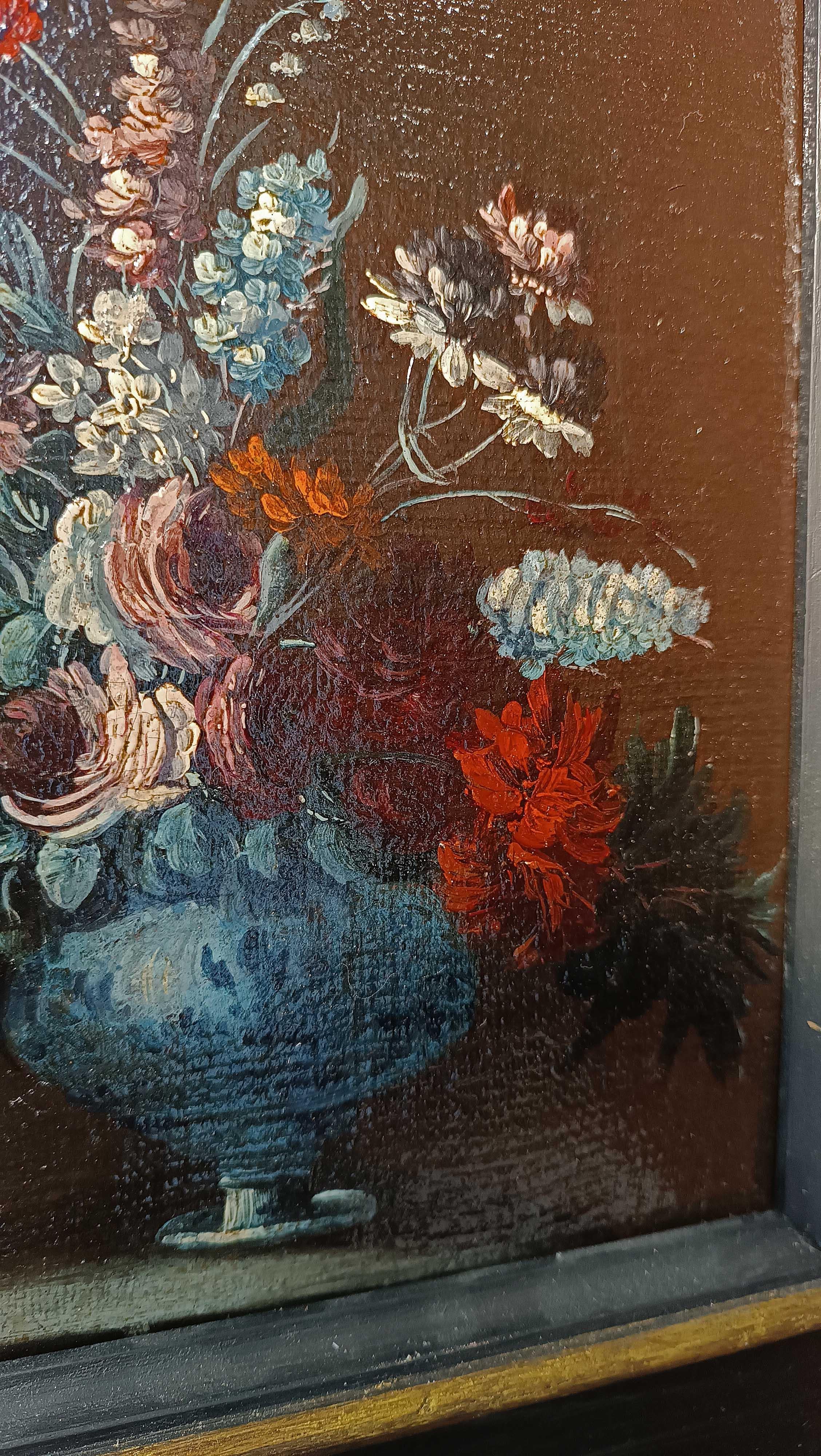 END OF THE 17th CENTURY PAIR OF PAINTINGS WITH FLOWER VASES in vendita 5