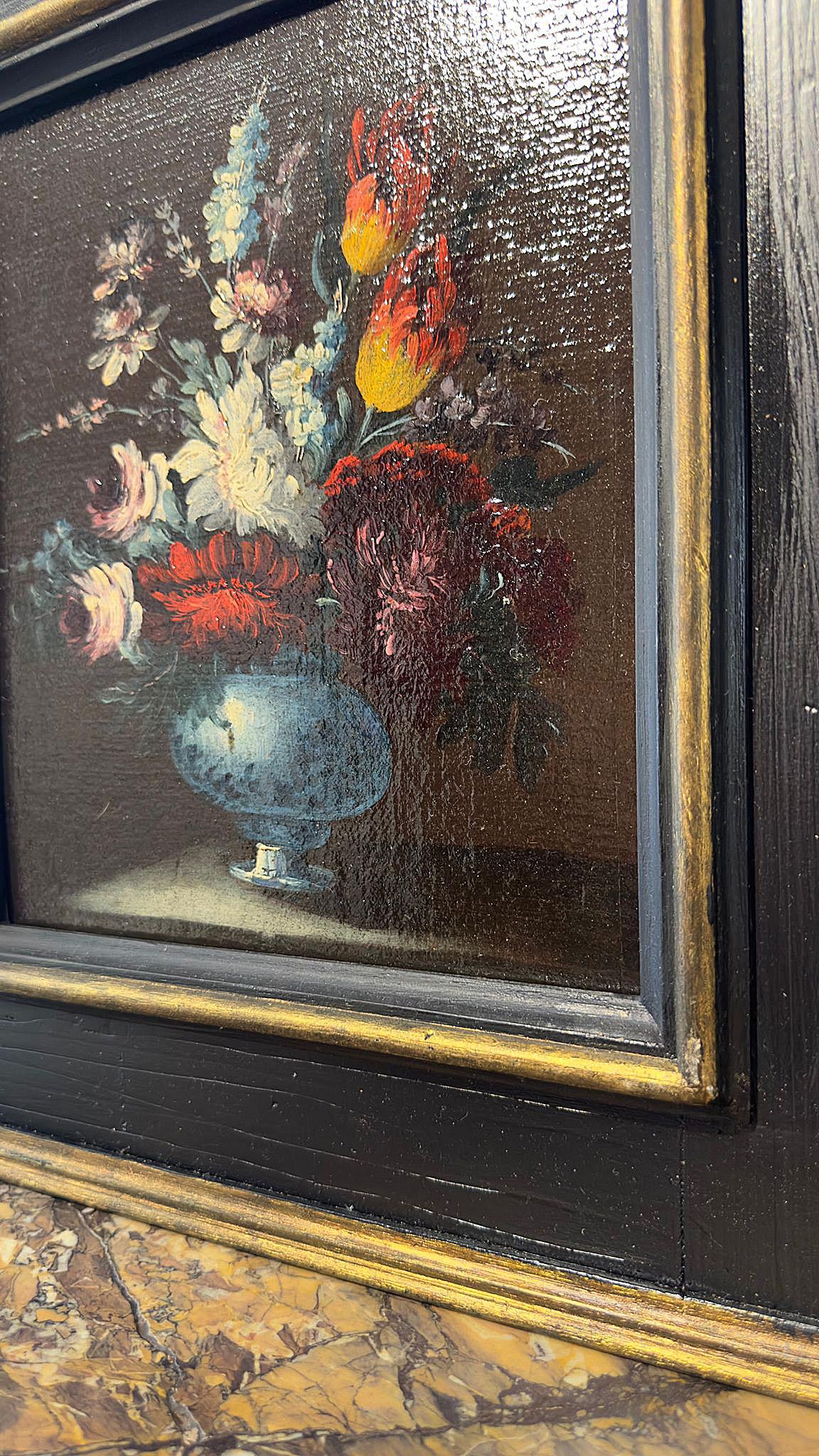 END OF THE 17th CENTURY PAIR OF PAINTINGS WITH FLOWER VASES in vendita 1