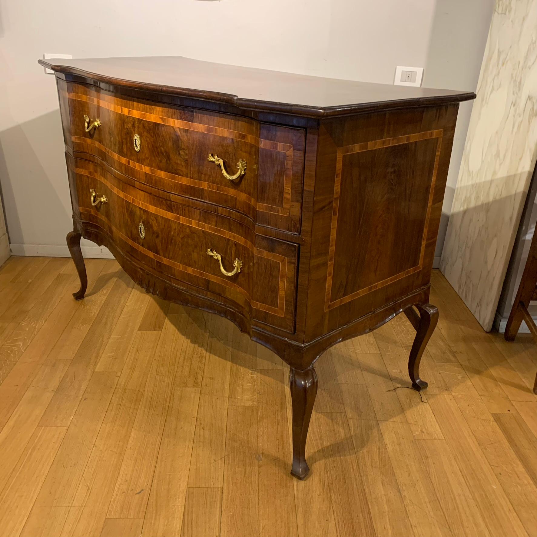 Italian END OF THE 17th CENTURY WALNUT AND CHERRY VENEREED CHEST OF DRAWERS For Sale