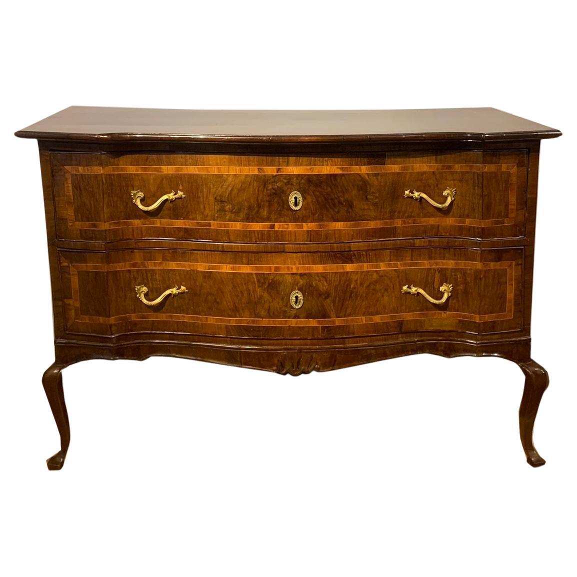 END OF THE 17th CENTURY WALNUT AND CHERRY VENEREED CHEST OF DRAWERS For Sale