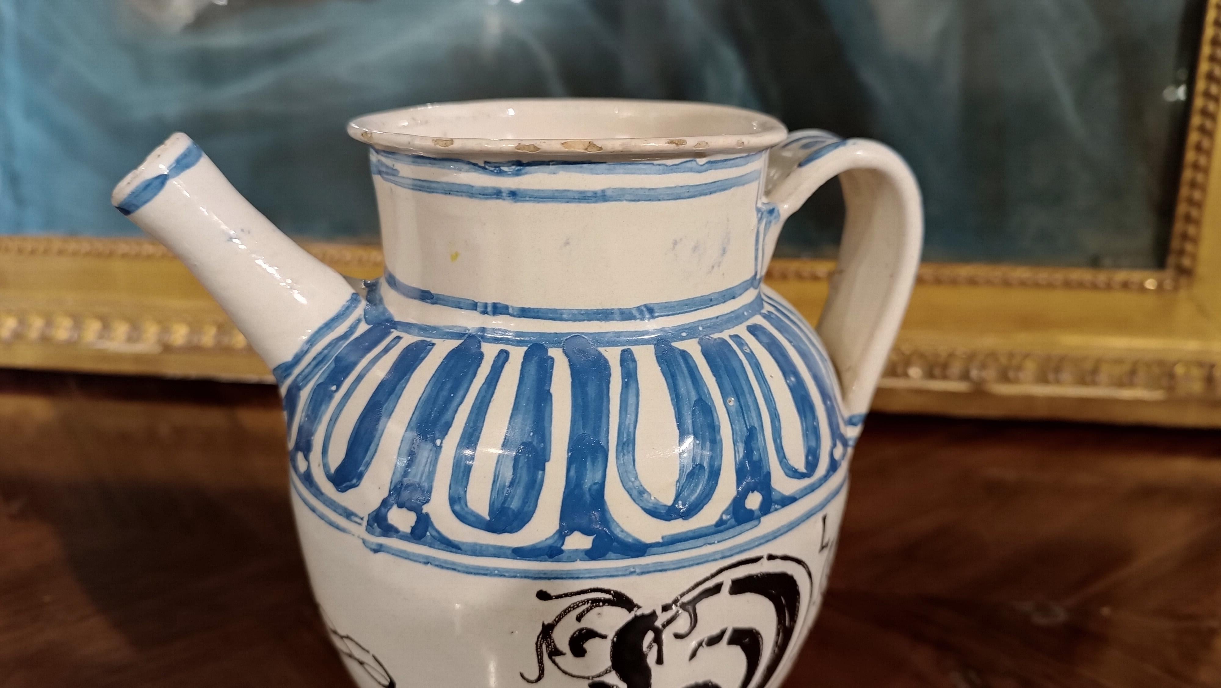 Maiolica END OF THE 17th CENTURY WHITE AND BLUE MAJOLICA JUG 
