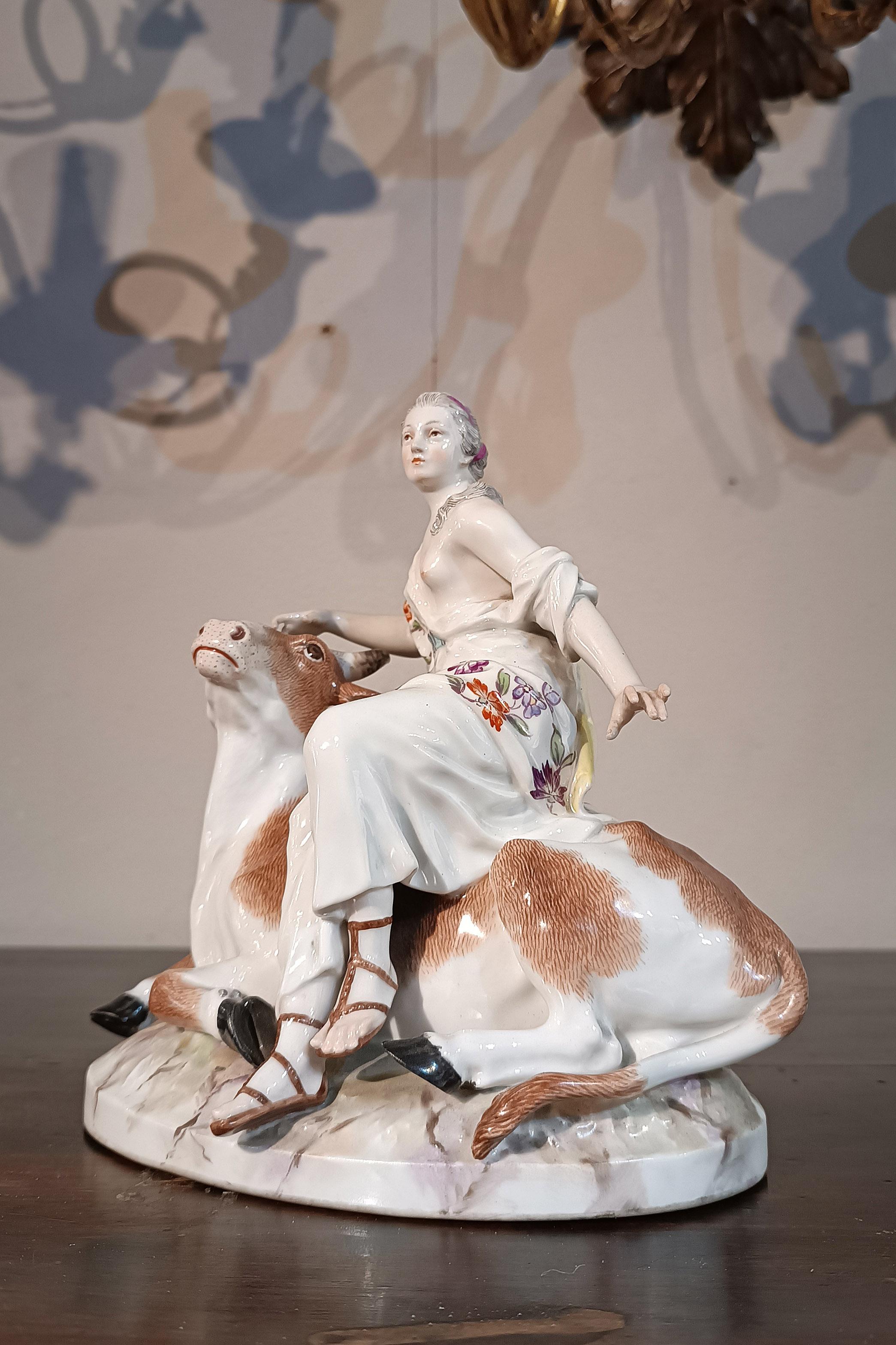 18th Century END OF THE 18th CENTURY ABDUCTION OF EUROPE SCULPTURE in vendita