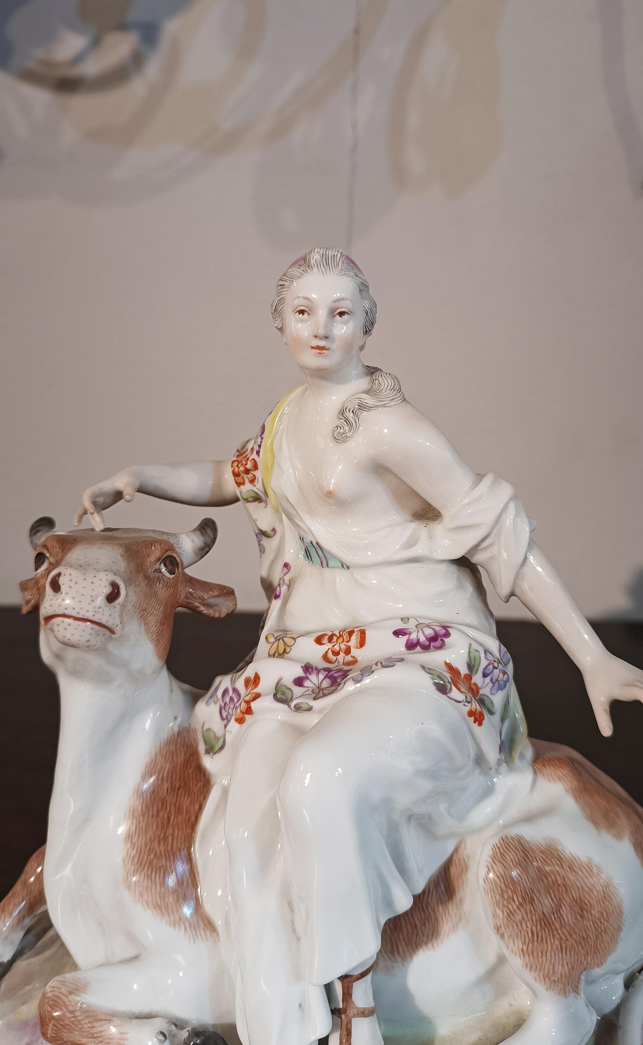 Porcellana END OF THE 18th CENTURY ABDUCTION OF EUROPE SCULPTURE in vendita