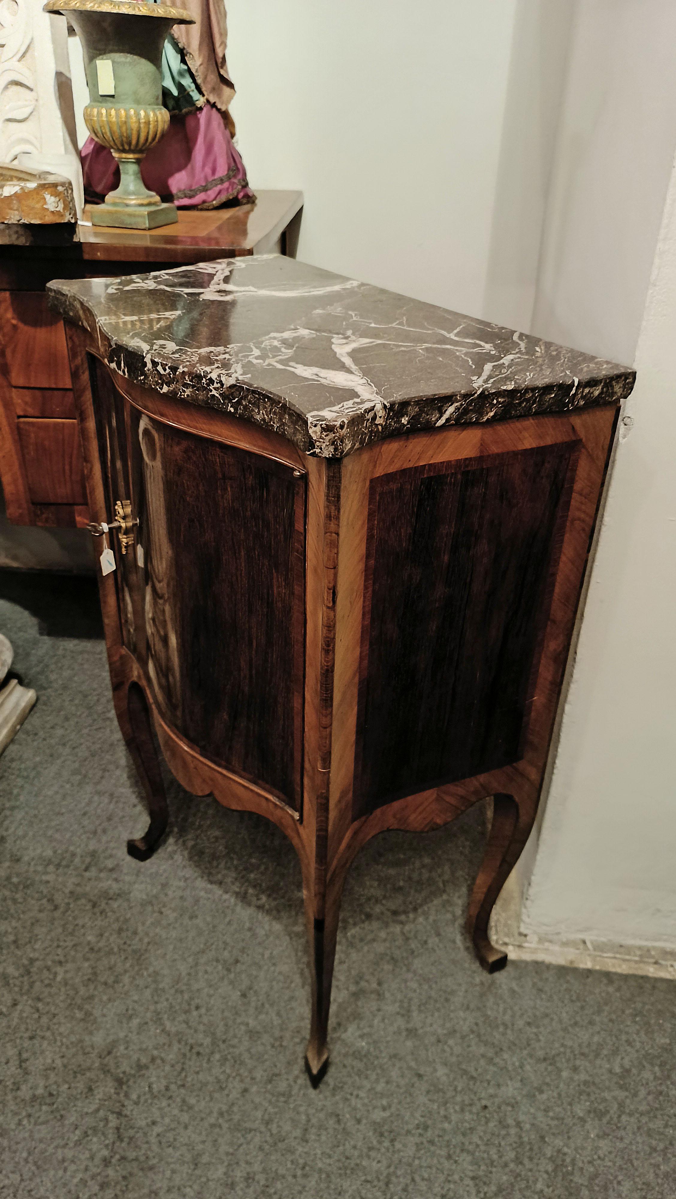 18th Century END OF THE 18th CENTURY CROSSBOW BEDSIDE TABLE WITH MARBLE TOP For Sale