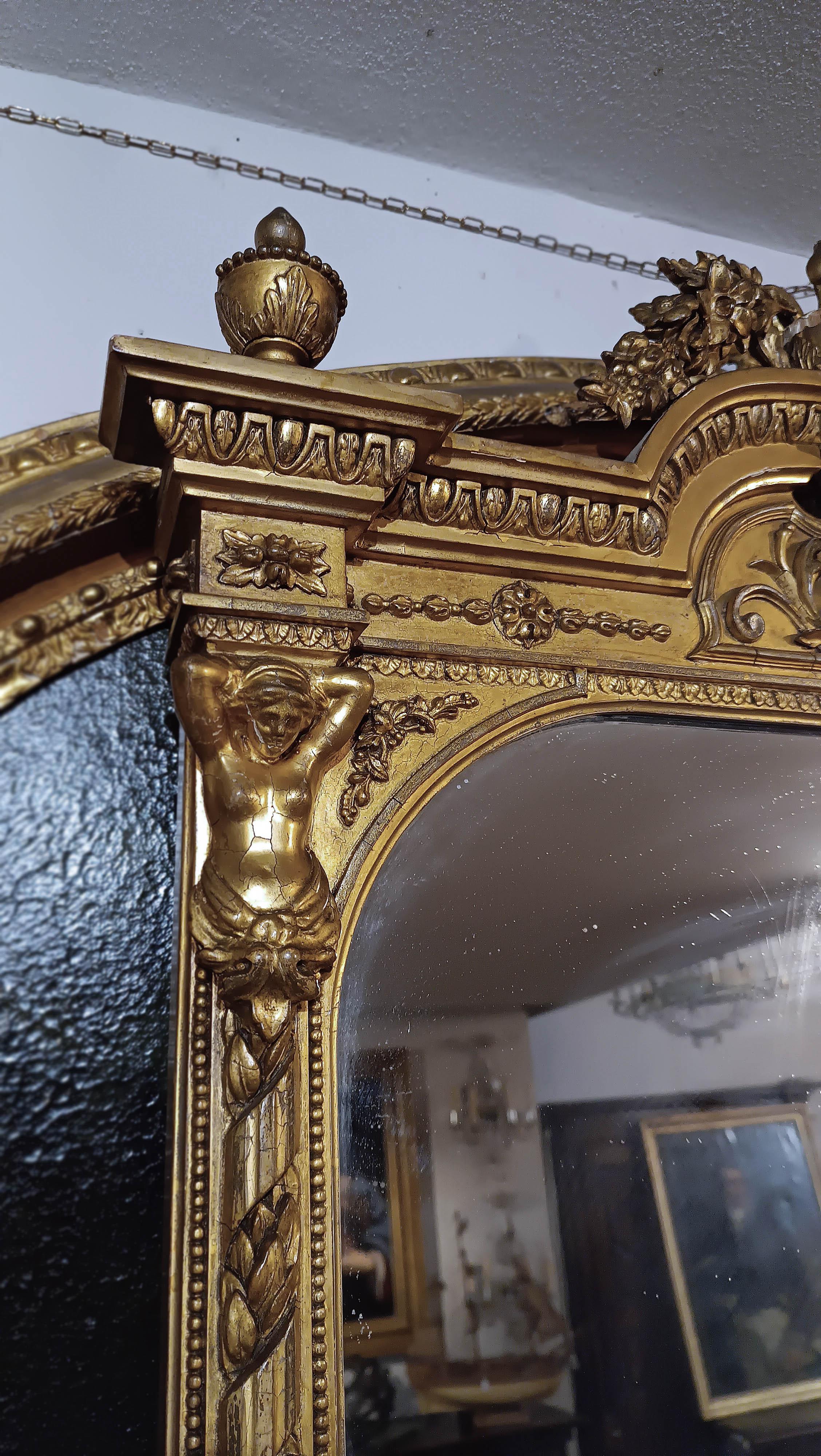 END OF THE 18th CENTURY GOLDEN MIRROR WITH CARYATIDS In Good Condition For Sale In Firenze, FI