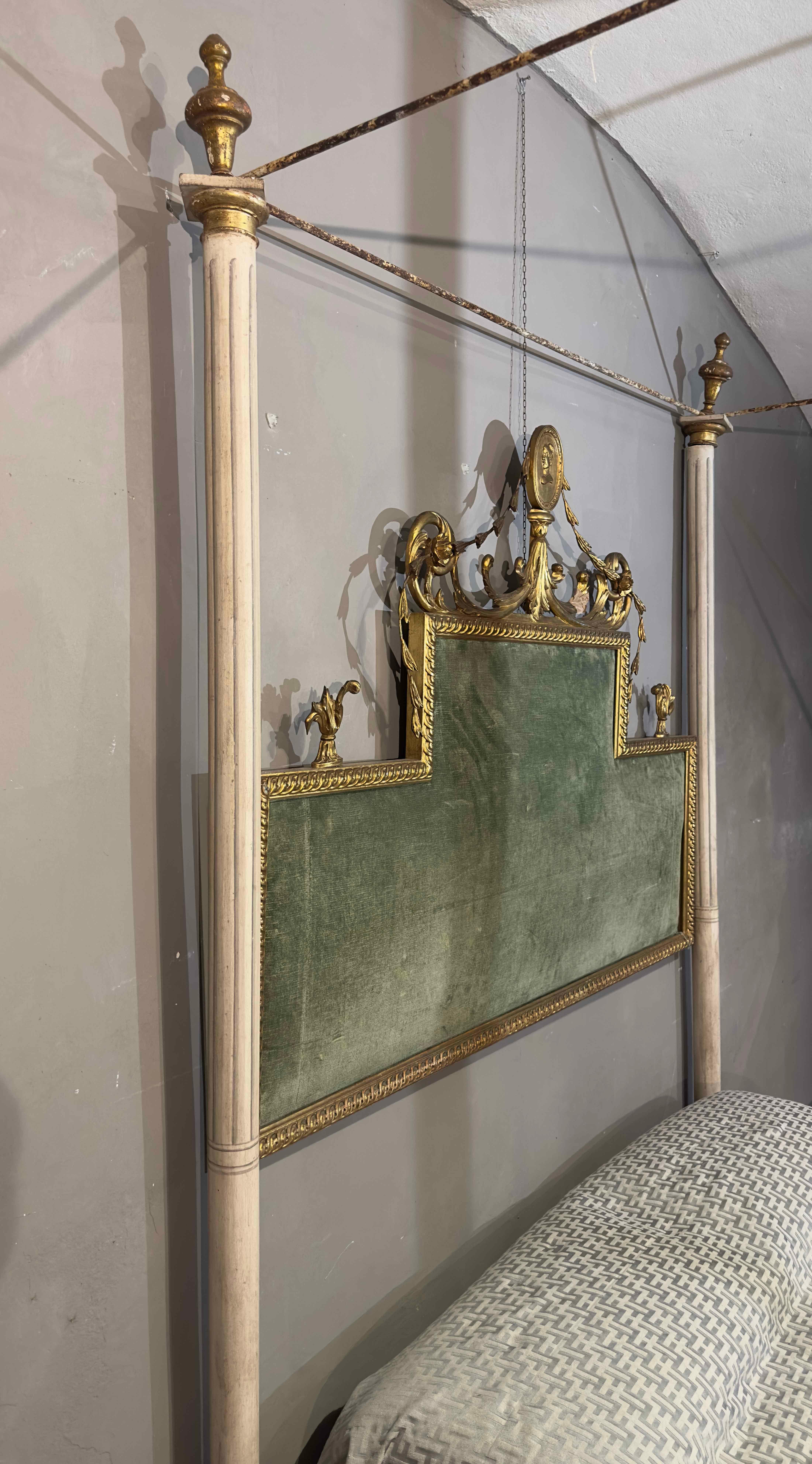 18th Century END OF THE 18th CENTURY NEOCLASSIC PAINTED BED 