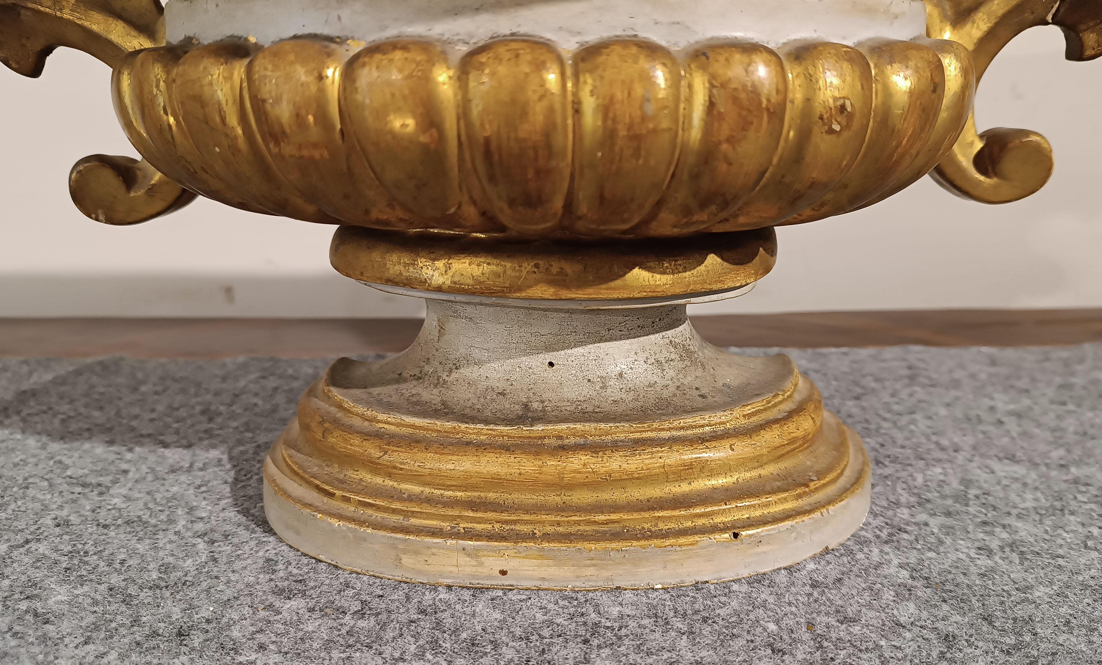 Legno END OF THE 18th CENTURY NEOCLASSIC PALM HOLDER VASE in vendita