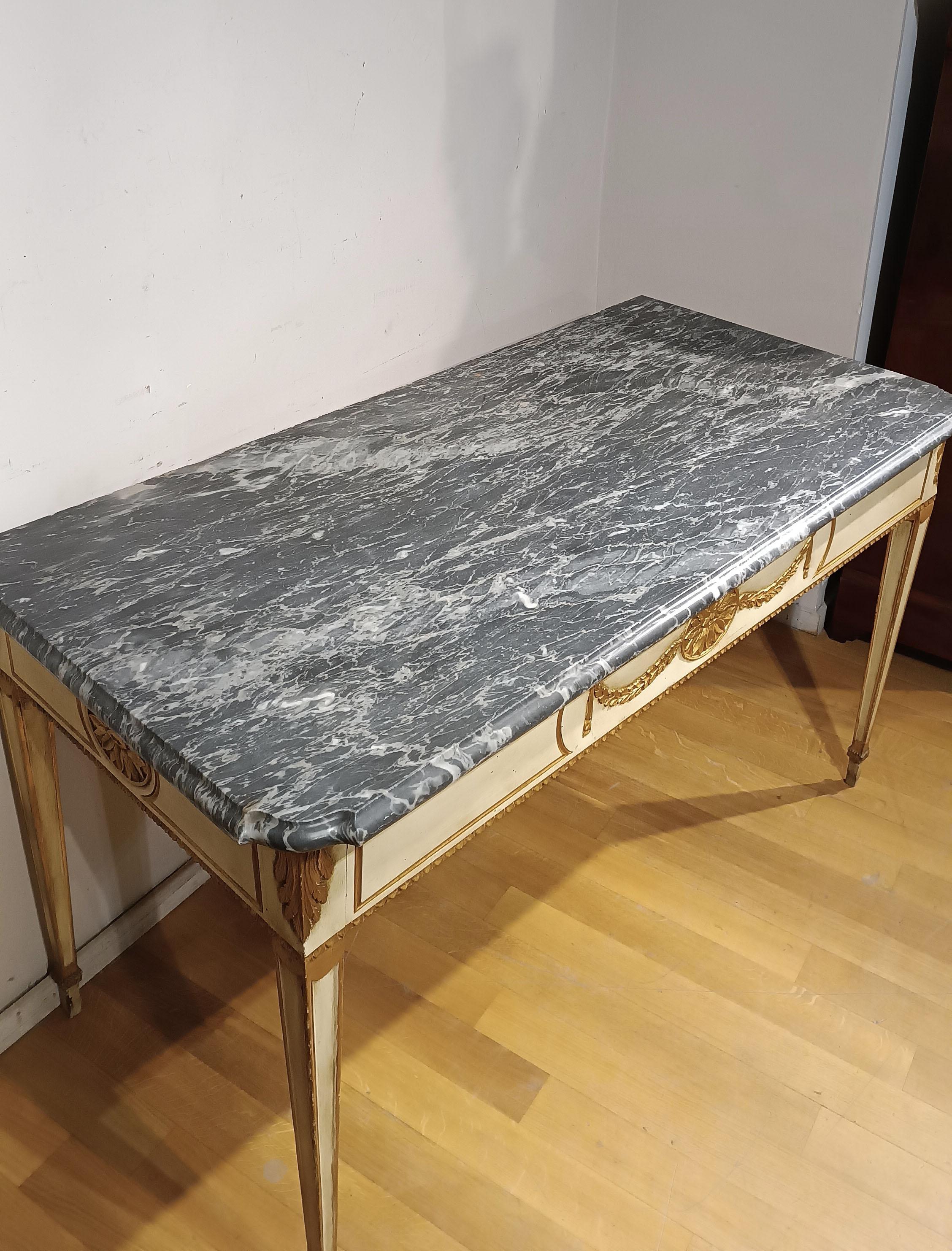 Italian END OF THE 18th CENTURY NEOCLASSICAL CONSOLLE WITH GRAY BARDIGLIO MARBLE For Sale