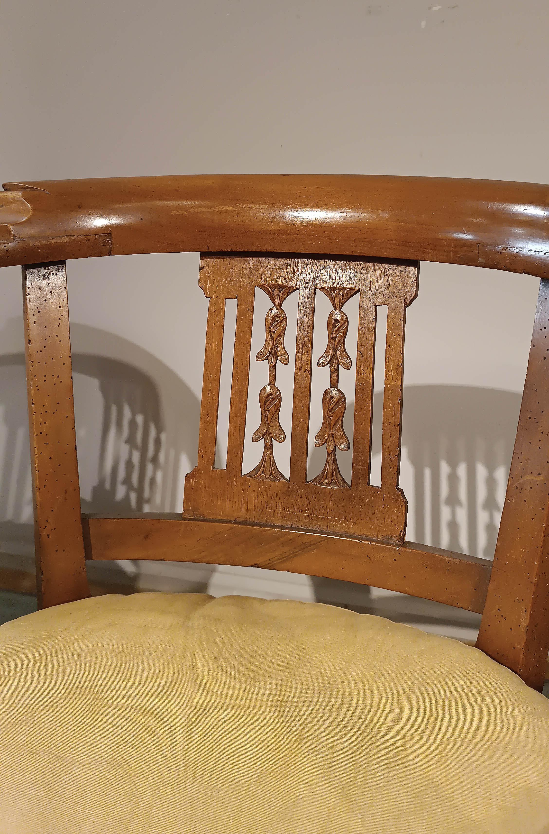 Noyer Fauteuils TUSCAN TUB de la fin du 18e siècle en vente