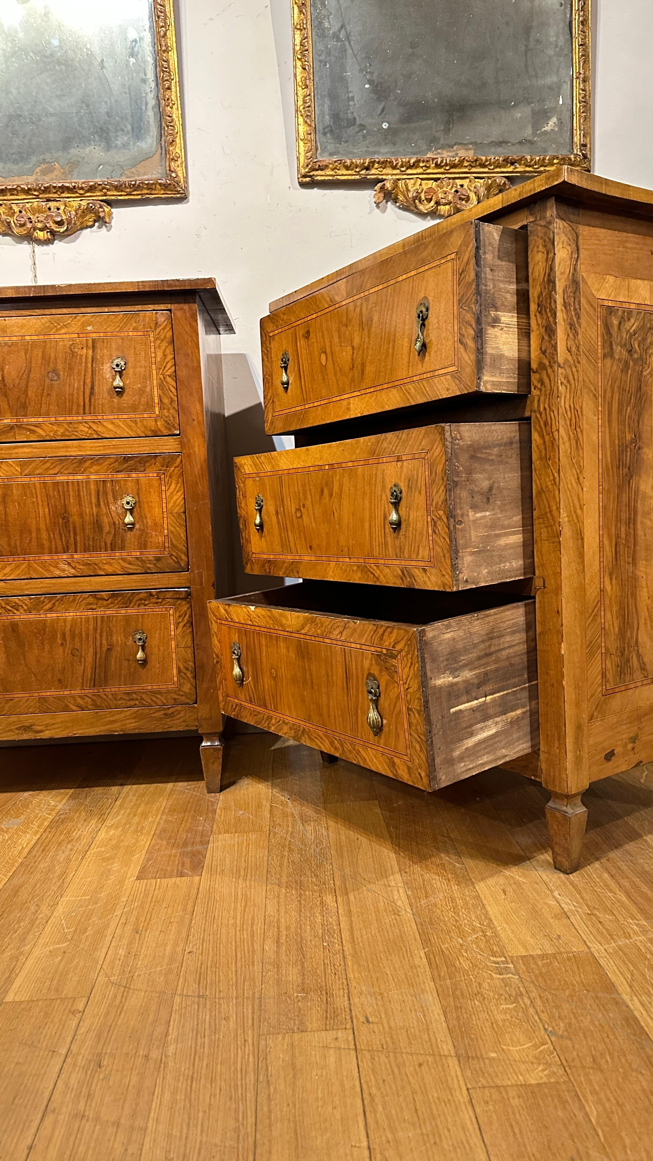 END OF THE 18th CENTURY VENETIAN SMALL-DRAWERS 2