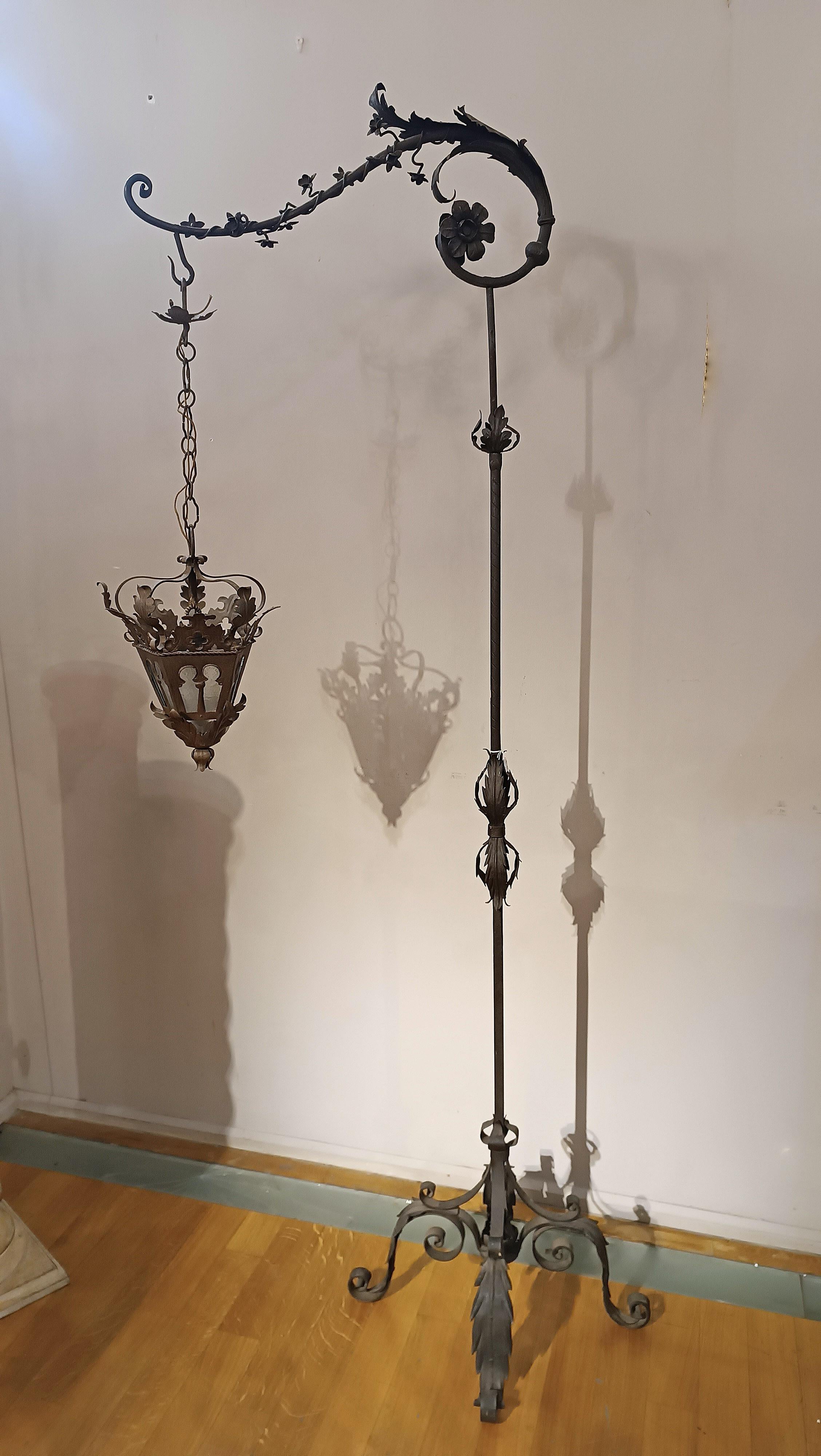 Italian END OF THE 19th CENTURY IRON LANTERN HOLDER For Sale
