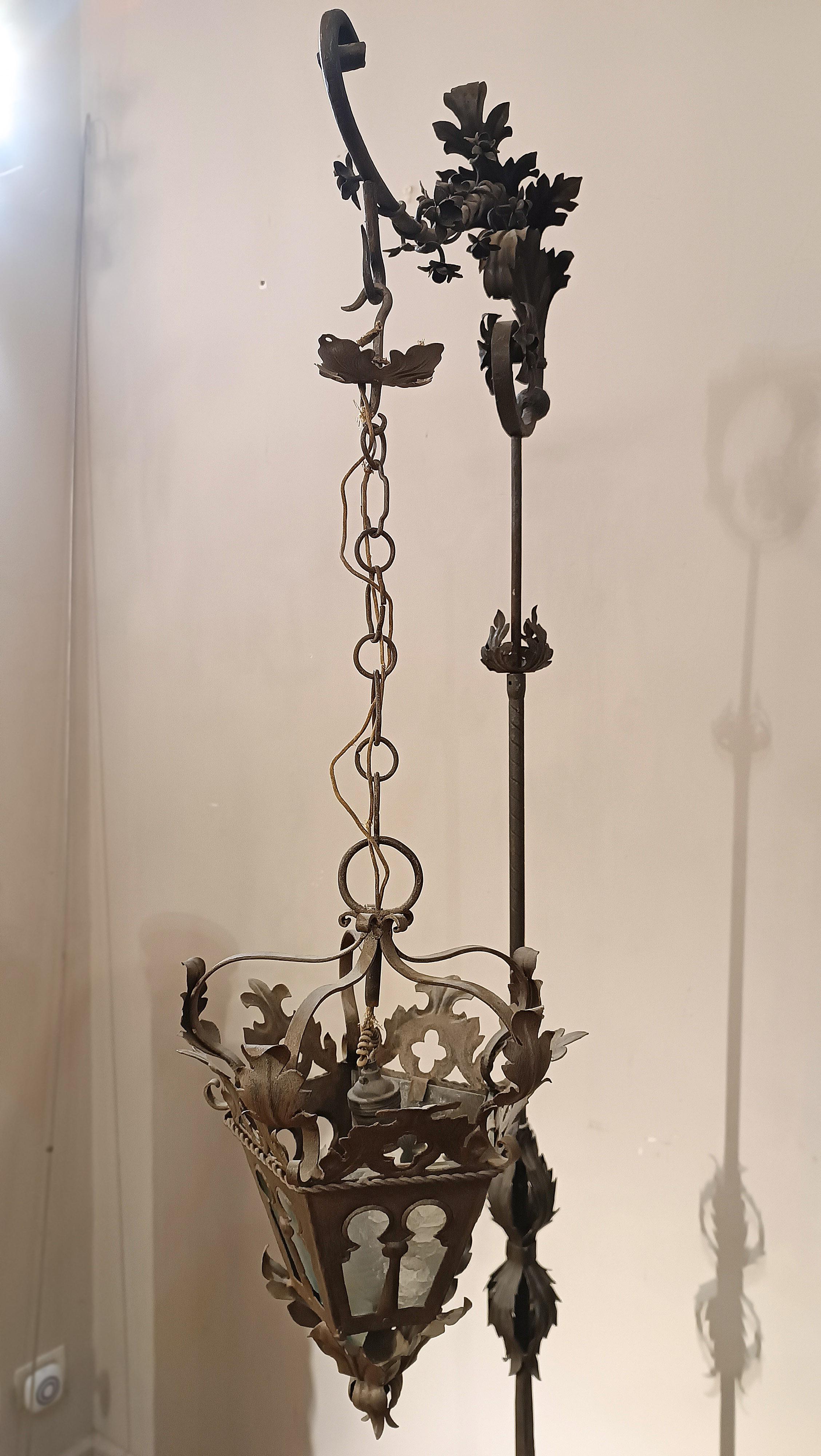 END OF THE 19th CENTURY IRON LANTERN HOLDER In Good Condition For Sale In Firenze, FI