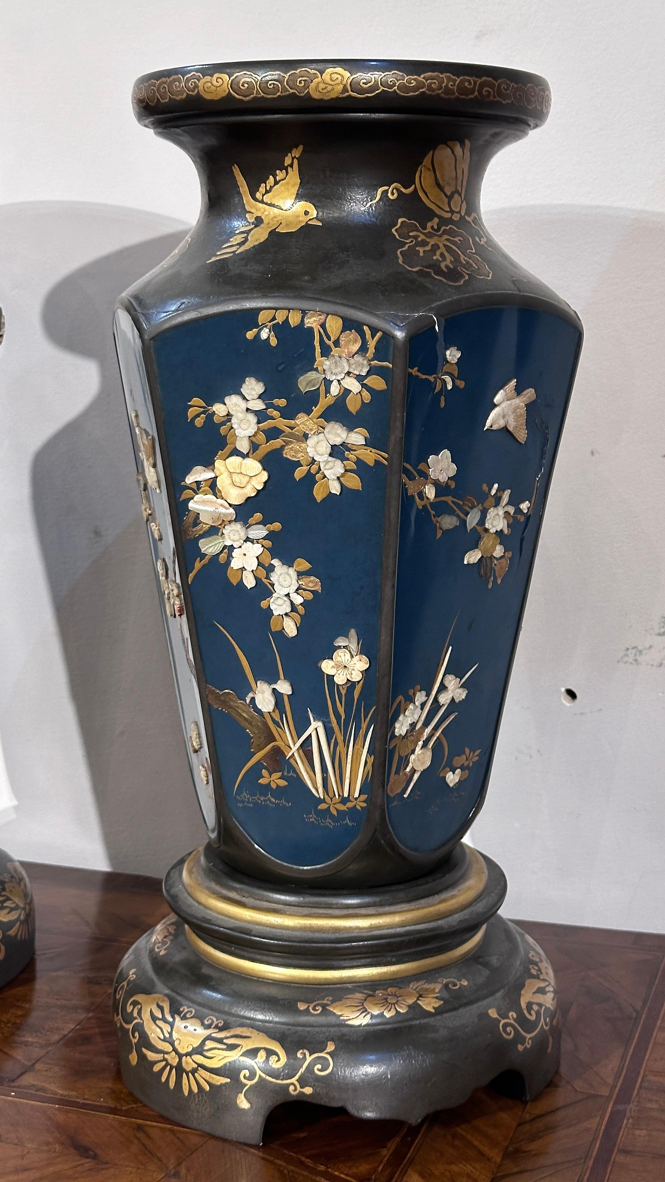 END OF THE 19th CENTURY PAIR OF JAPANESE VASES For Sale 3