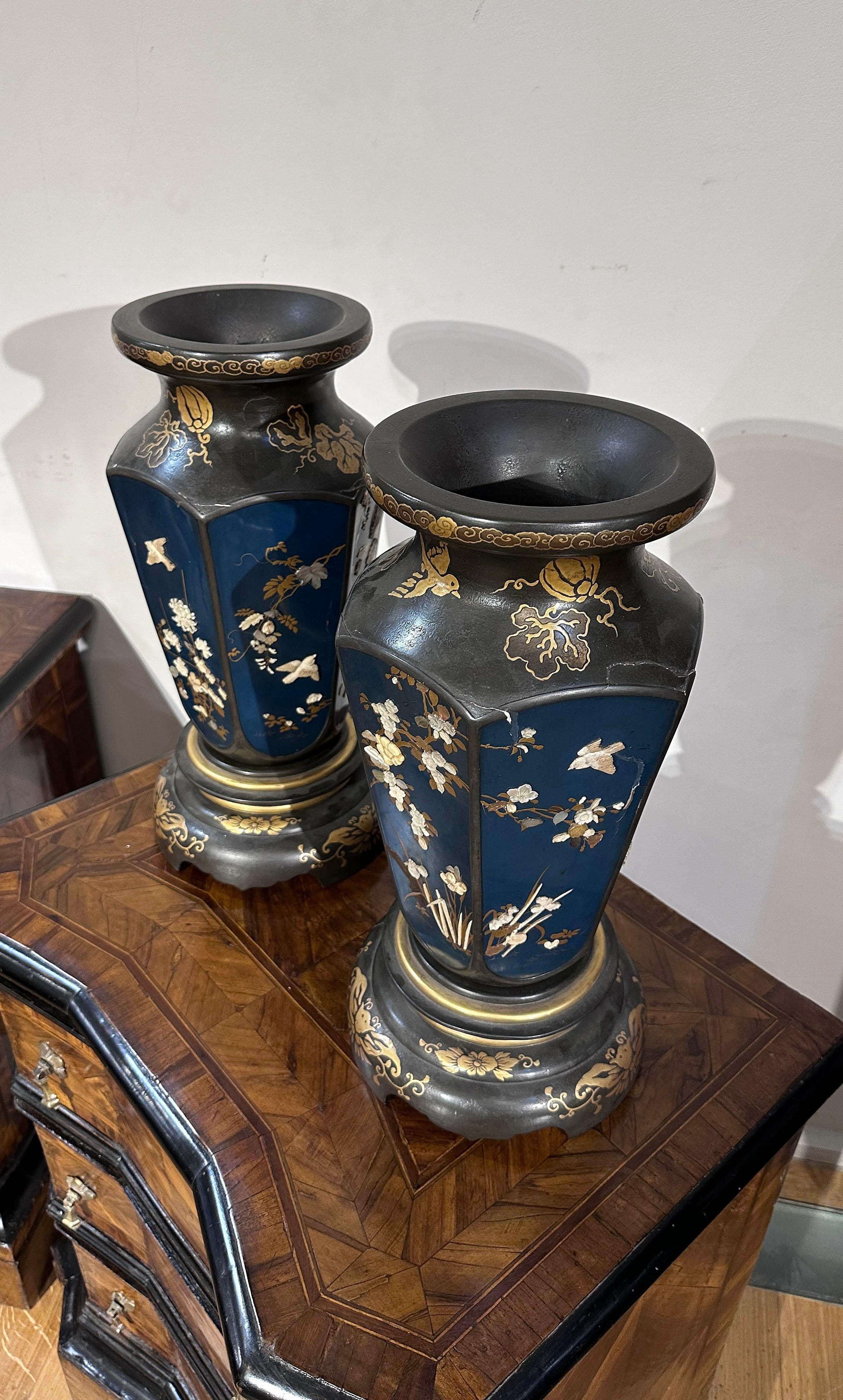 Japanese END OF THE 19th CENTURY PAIR OF JAPANESE VASES For Sale