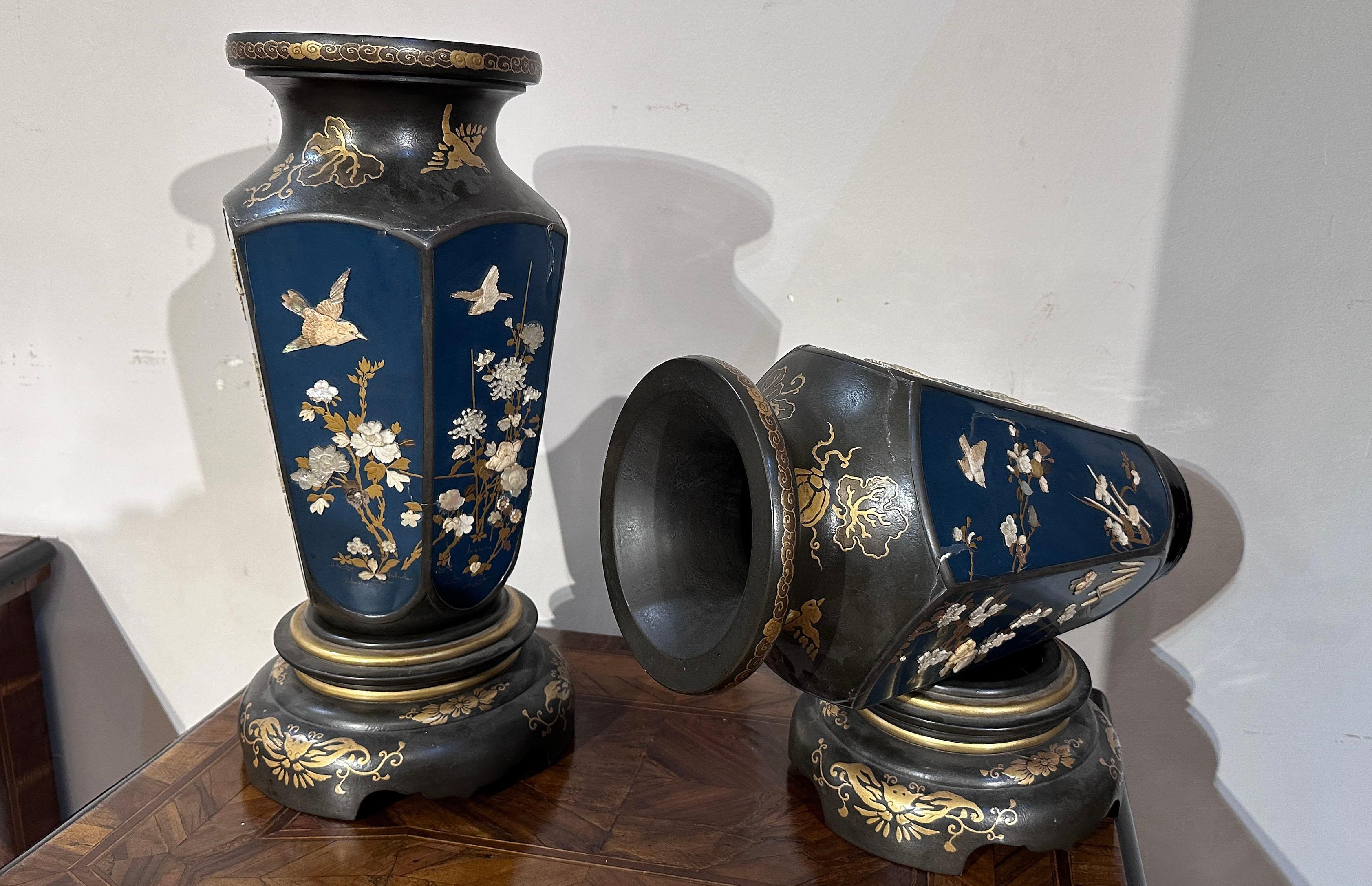 Hand-Carved END OF THE 19th CENTURY PAIR OF JAPANESE VASES For Sale