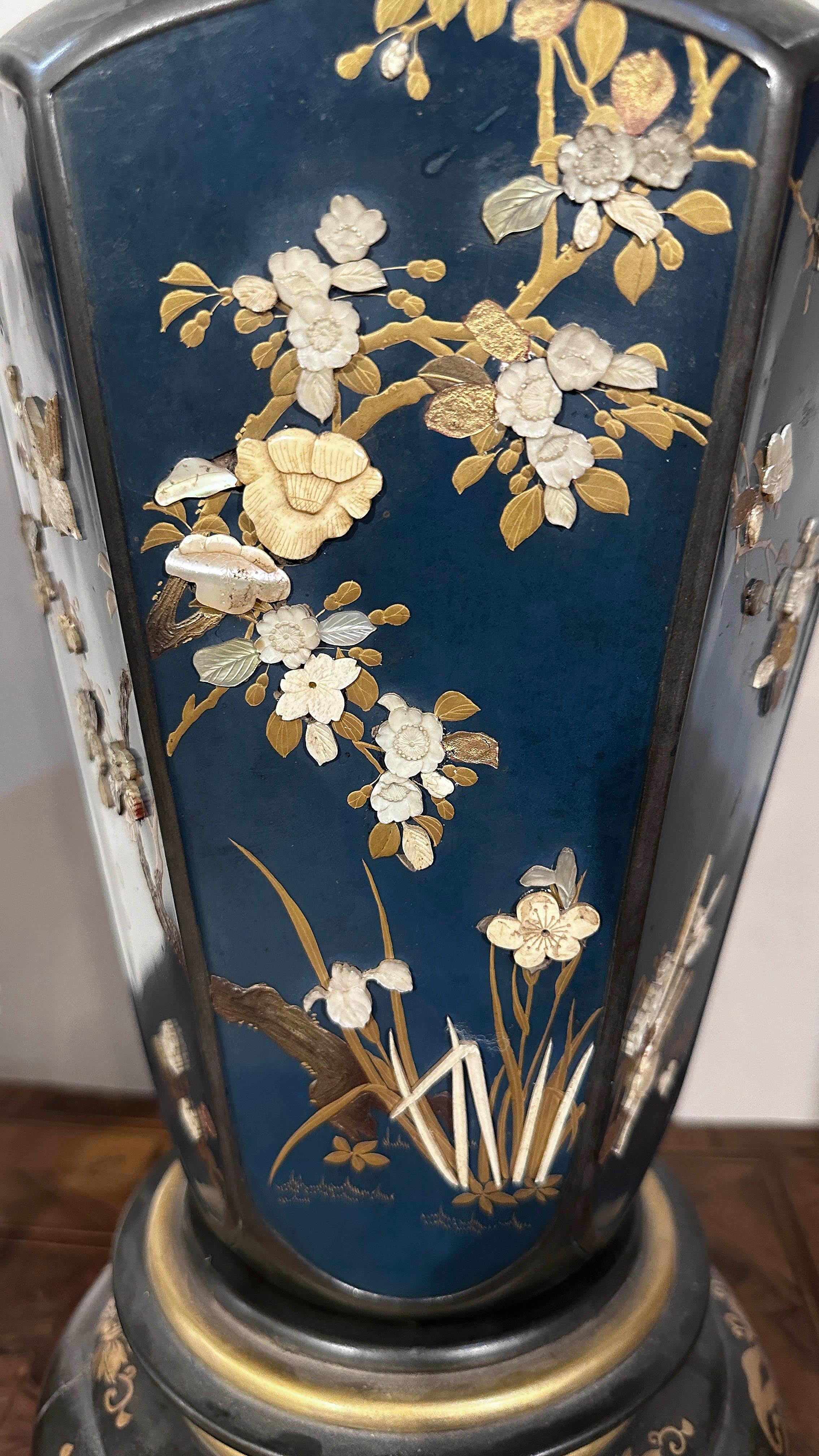 Wood END OF THE 19th CENTURY PAIR OF JAPANESE VASES For Sale