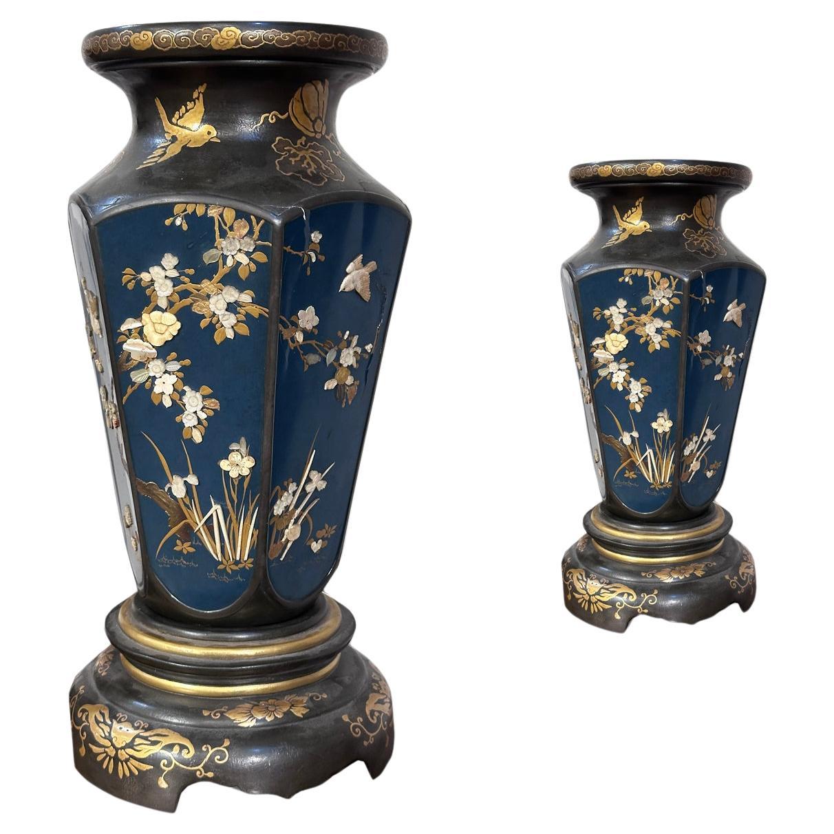 END OF THE 19th CENTURY PAIR OF JAPANESE VASES For Sale