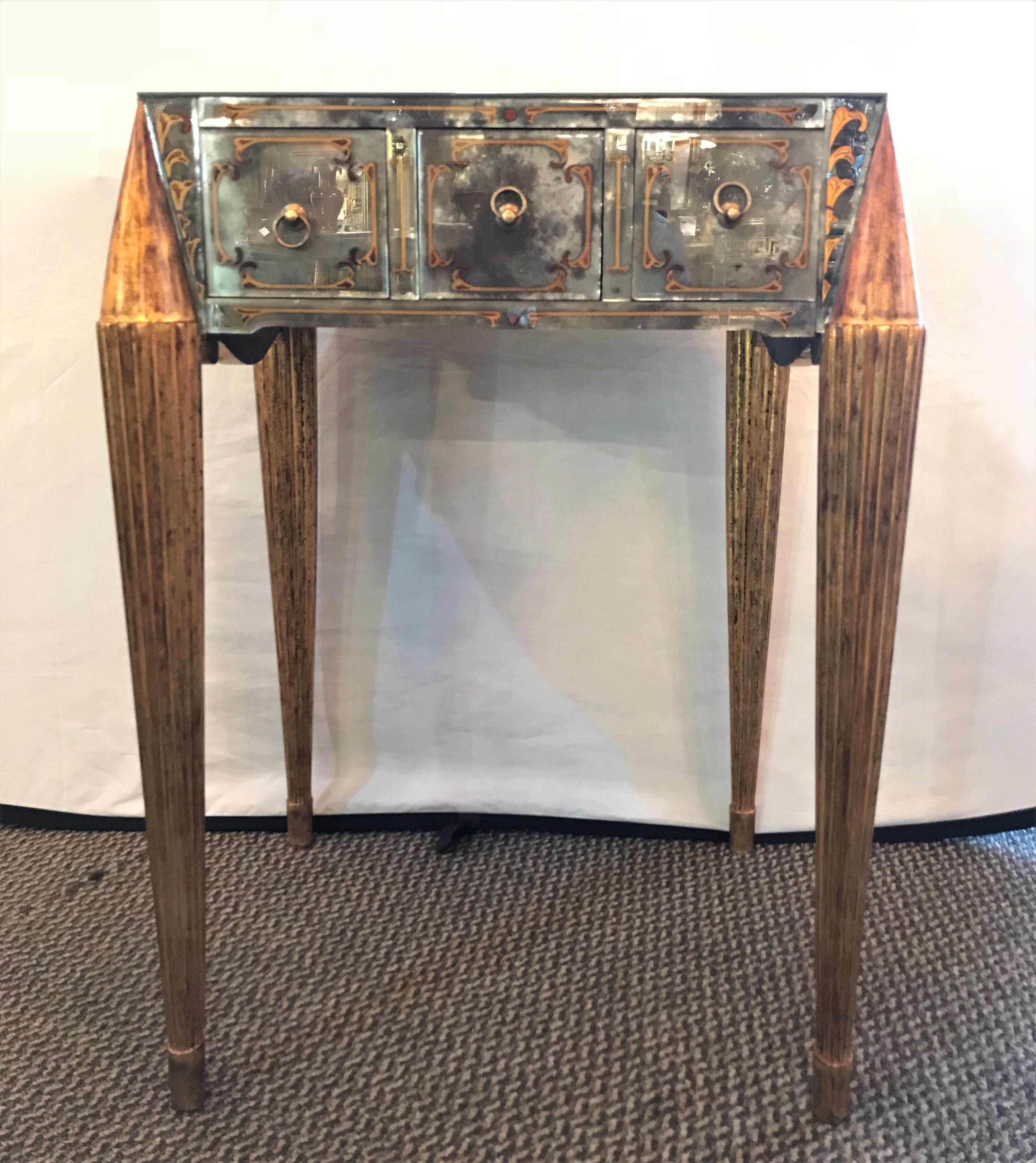 Hollywood Regency End or Lamp Table with Gilt Legs and Églomisé Designed Mirrored Top and Sides