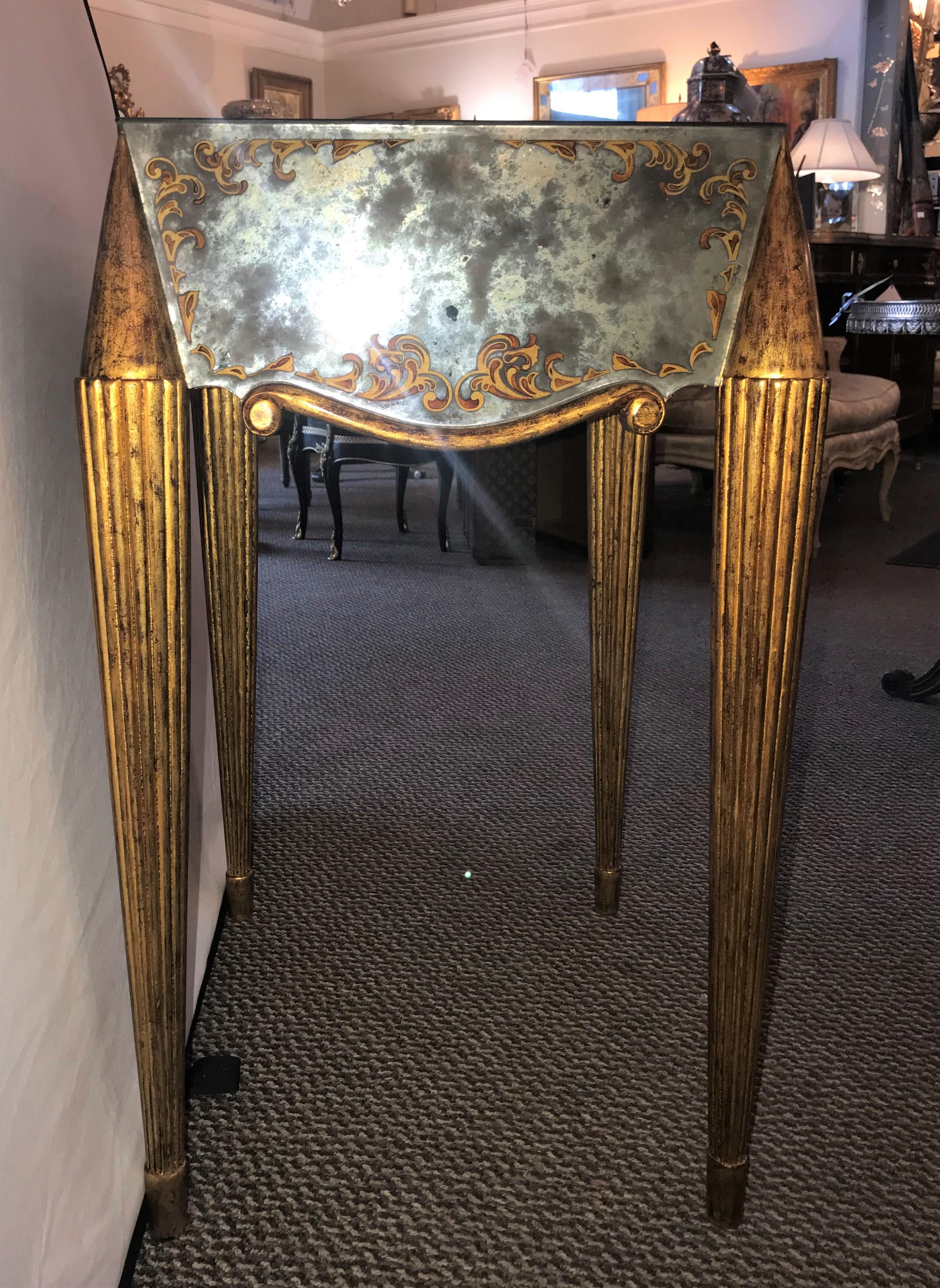 End or Lamp Table with Gilt Legs and Églomisé Designed Mirrored Top and Sides In Good Condition In Stamford, CT