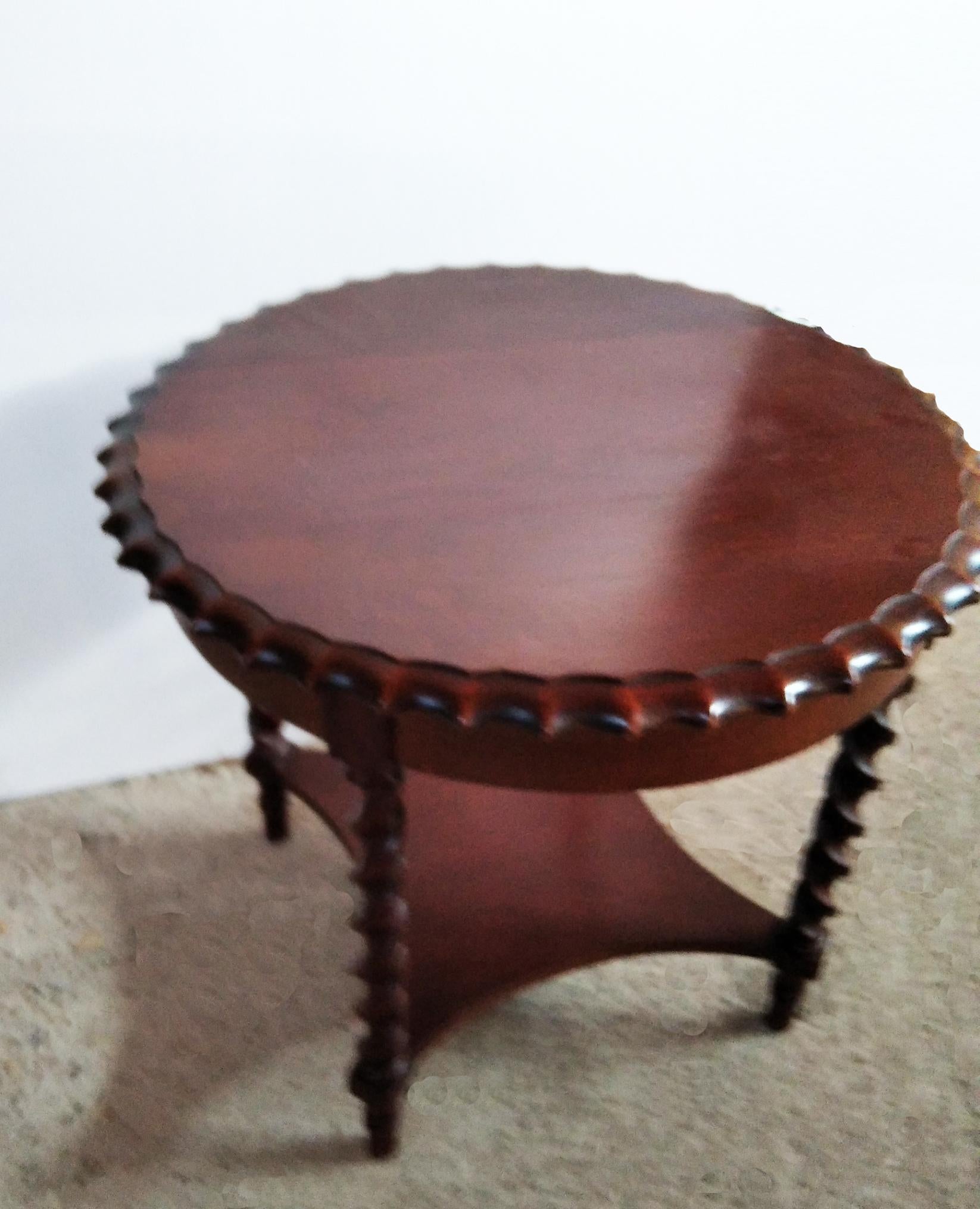 Round side table features barley twist legs, 

This table is raised on a base composed of four turned legs. 



They are in very good condition,

End table small table, side table, round table, living room table, small table
salomonica