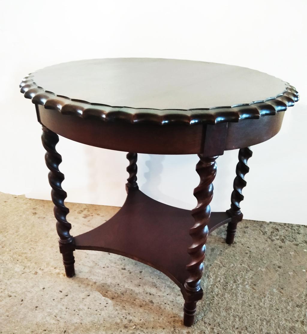 Tourné Table Art Déco, pieds torsadés, début du XXe siècle en vente
