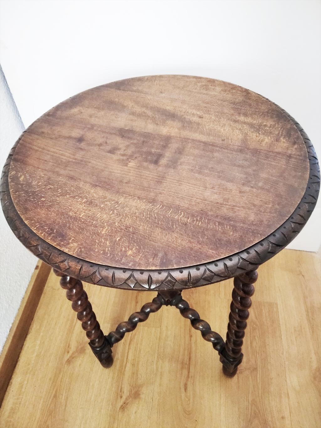 Table Large Round Side or Center Barley Twist Legs, 19thor 18th  Century Spain 7