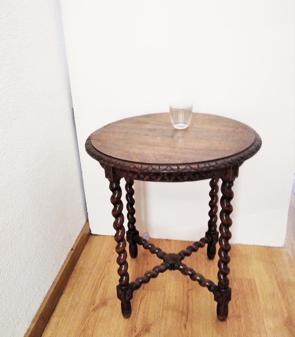 twisted leg table