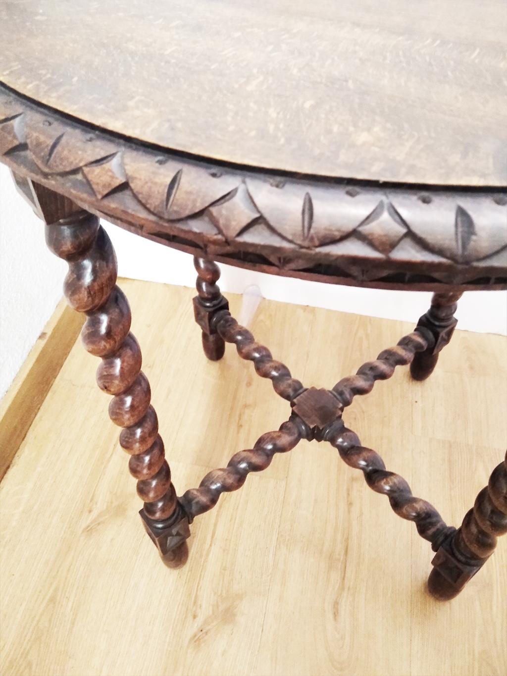 Renaissance Revival Table Large Round Side or Center Barley Twist Legs, 19thor 18th  Century Spain