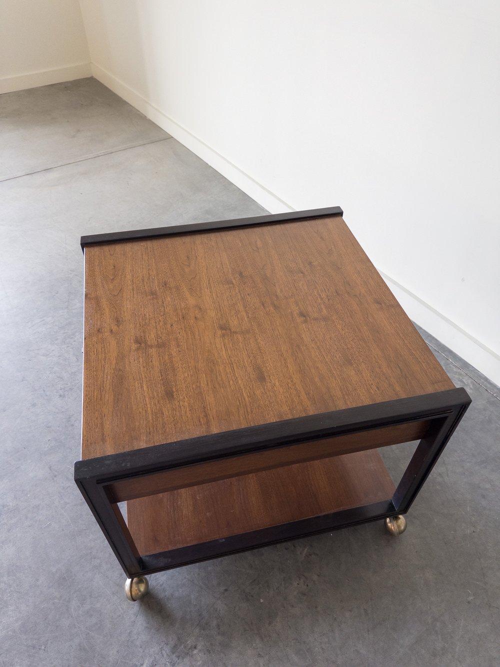 Américain Table d'appoint Edward Wormley pour Dunbar en vente