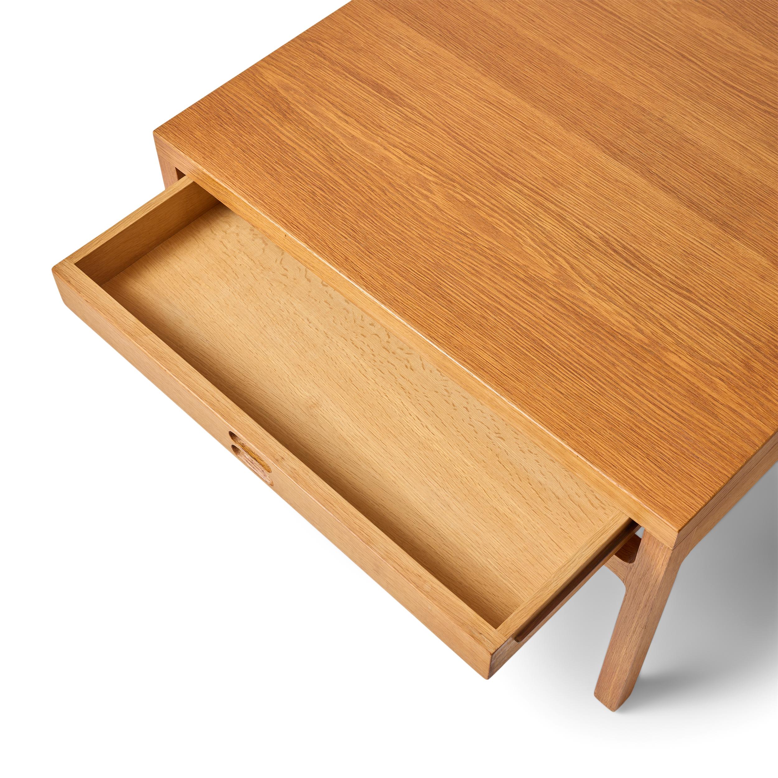 End Table by Ejner Larsen & Askel Bender Madsen for Willy Beck In Good Condition In Sagaponack, NY